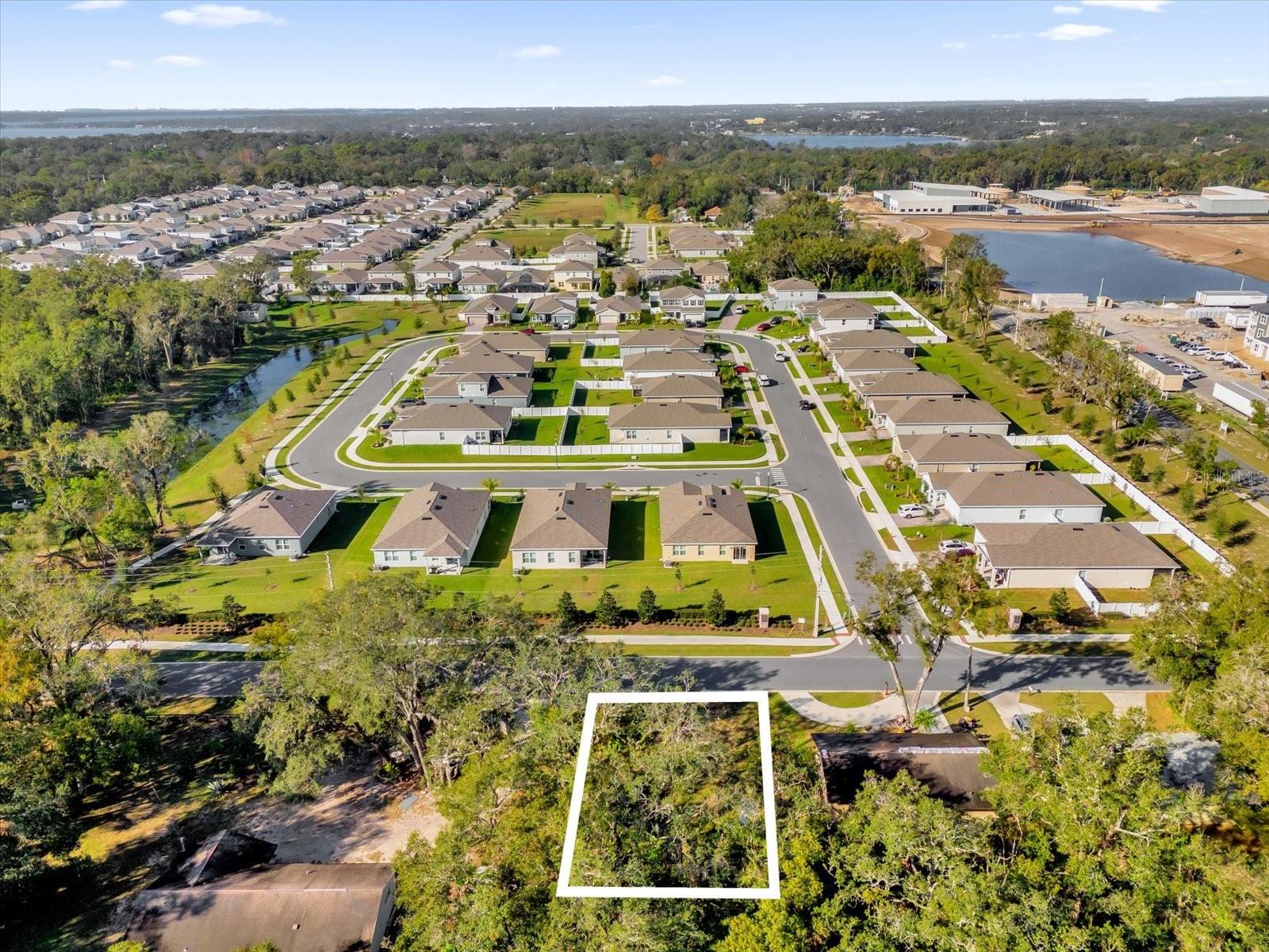 2030 N HIGHLAND ST, MOUNT DORA, FL, 32757