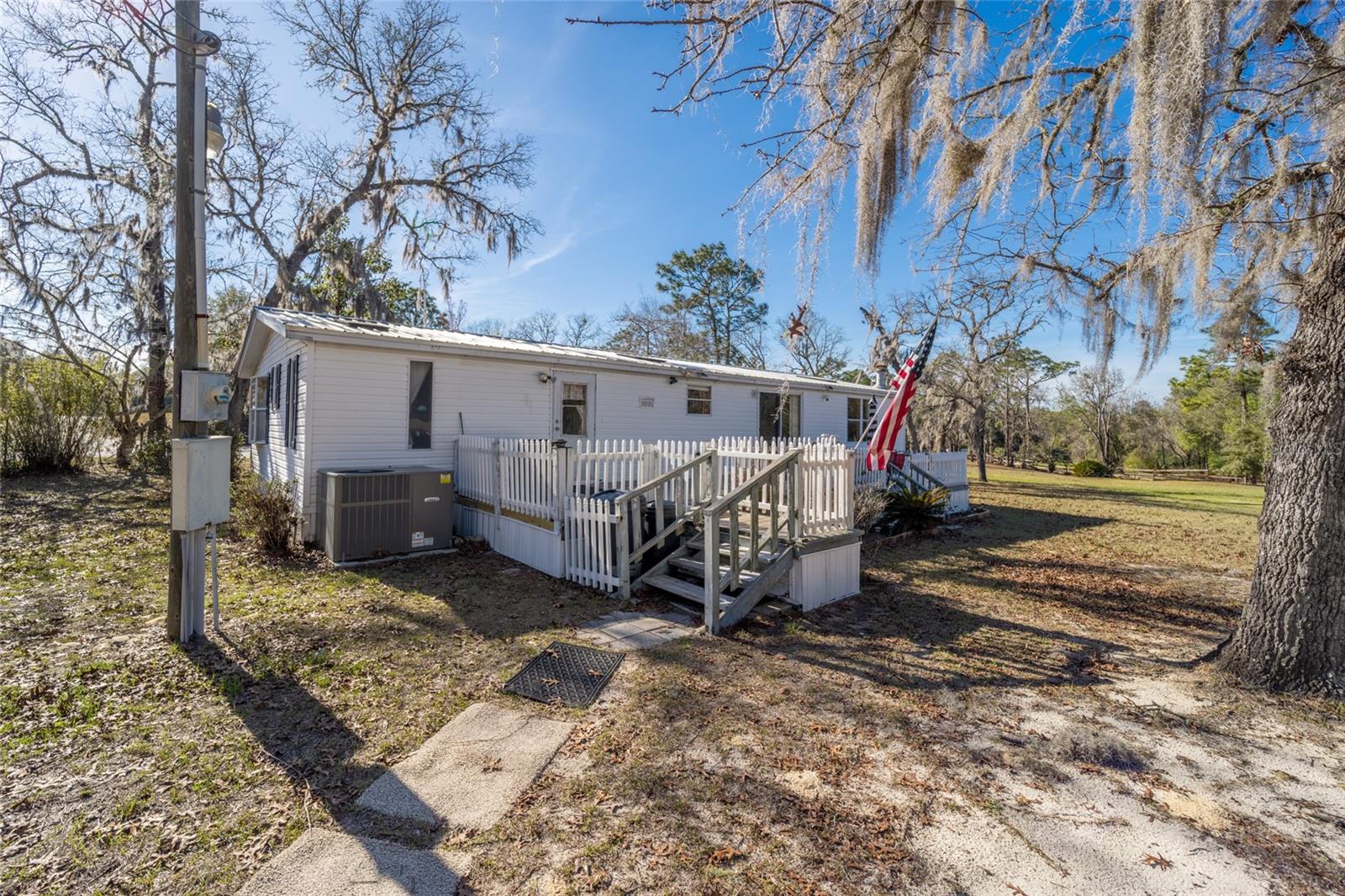 262 S COUNTY ROAD 21, HAWTHORNE, FL, 32640