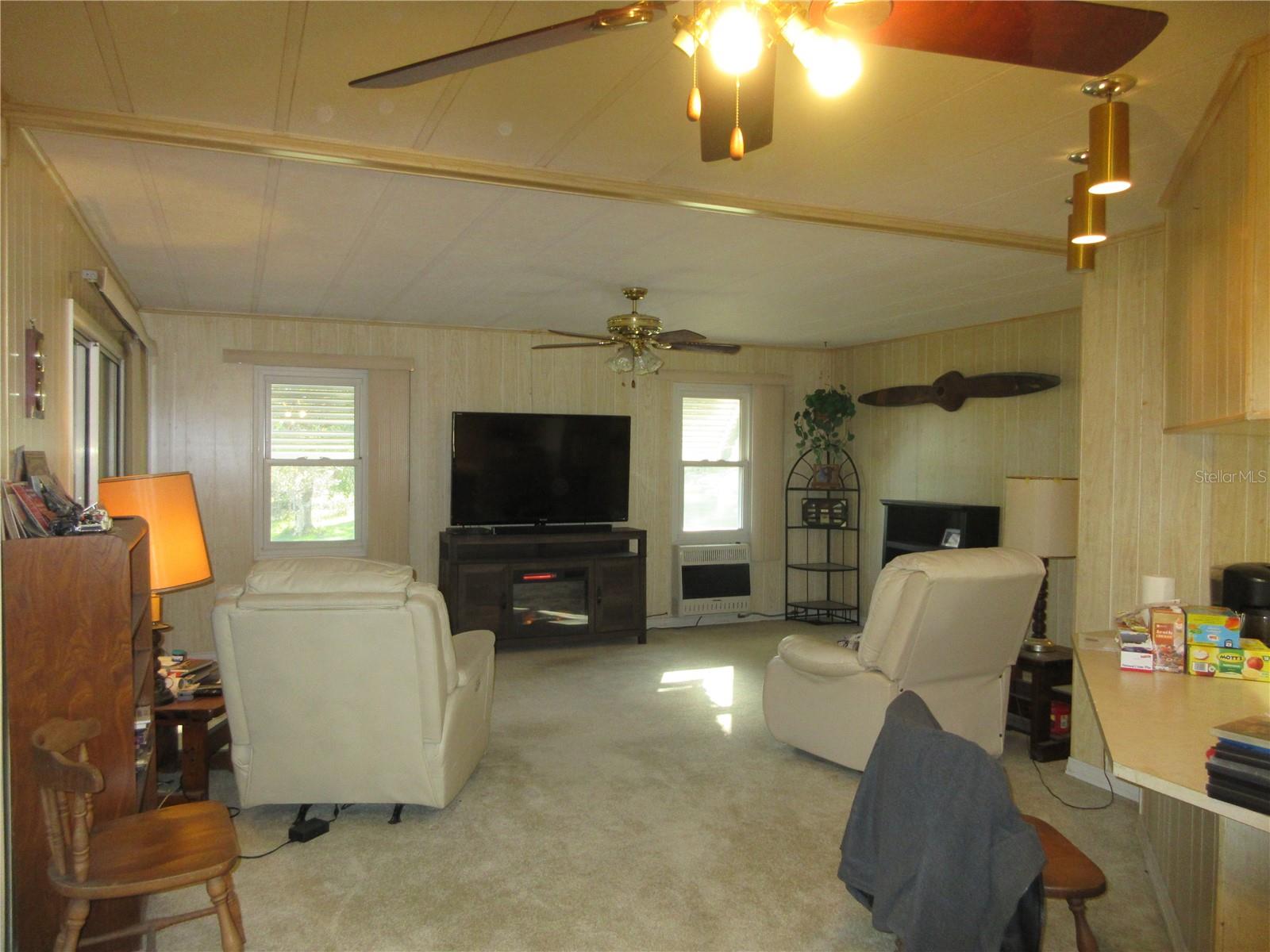 1605 SE 160TH CT, OCKLAWAHA, FL, 32179