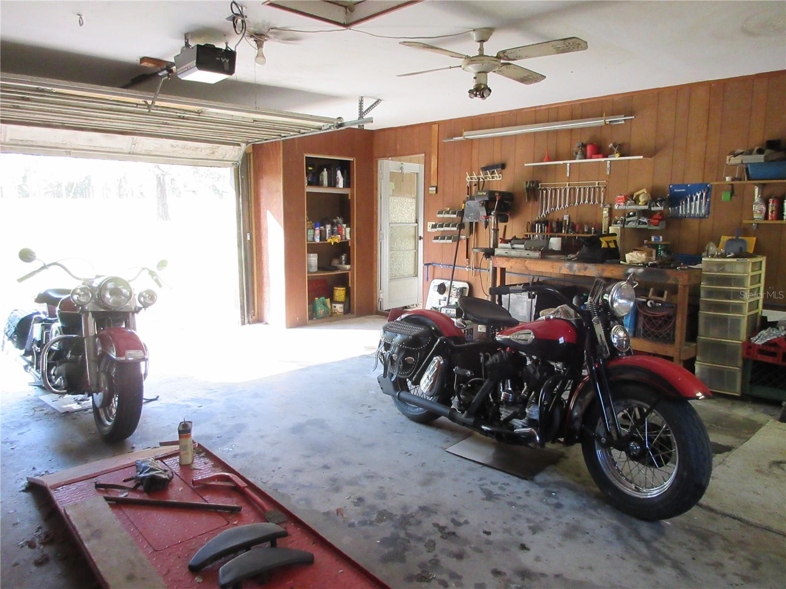 1605 SE 160TH CT, OCKLAWAHA, FL, 32179