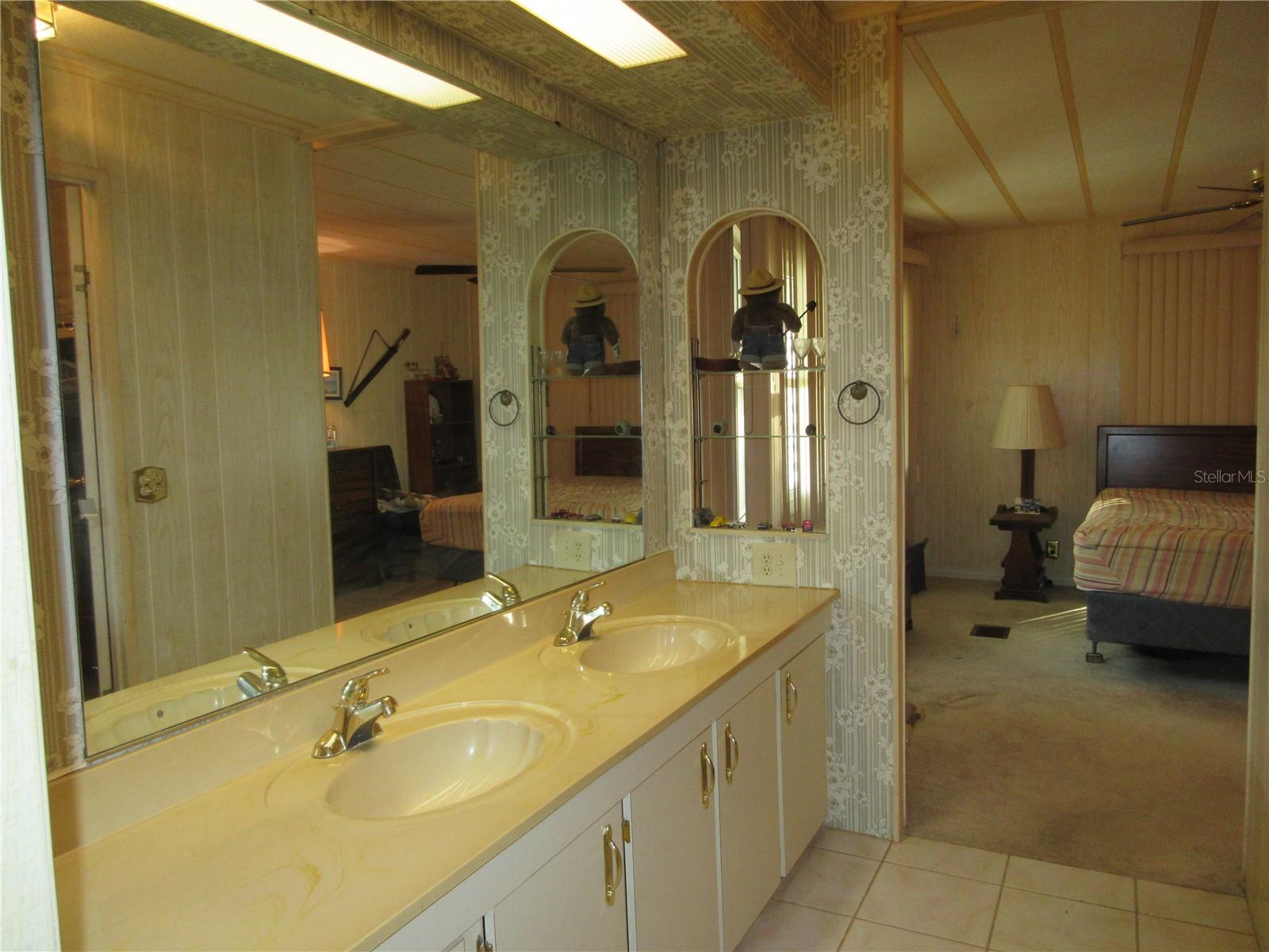 1605 SE 160TH CT, OCKLAWAHA, FL, 32179