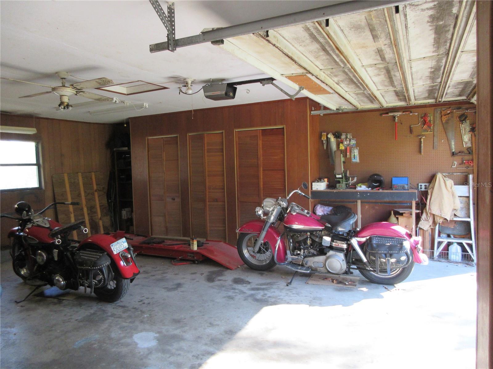 1605 SE 160TH CT, OCKLAWAHA, FL, 32179