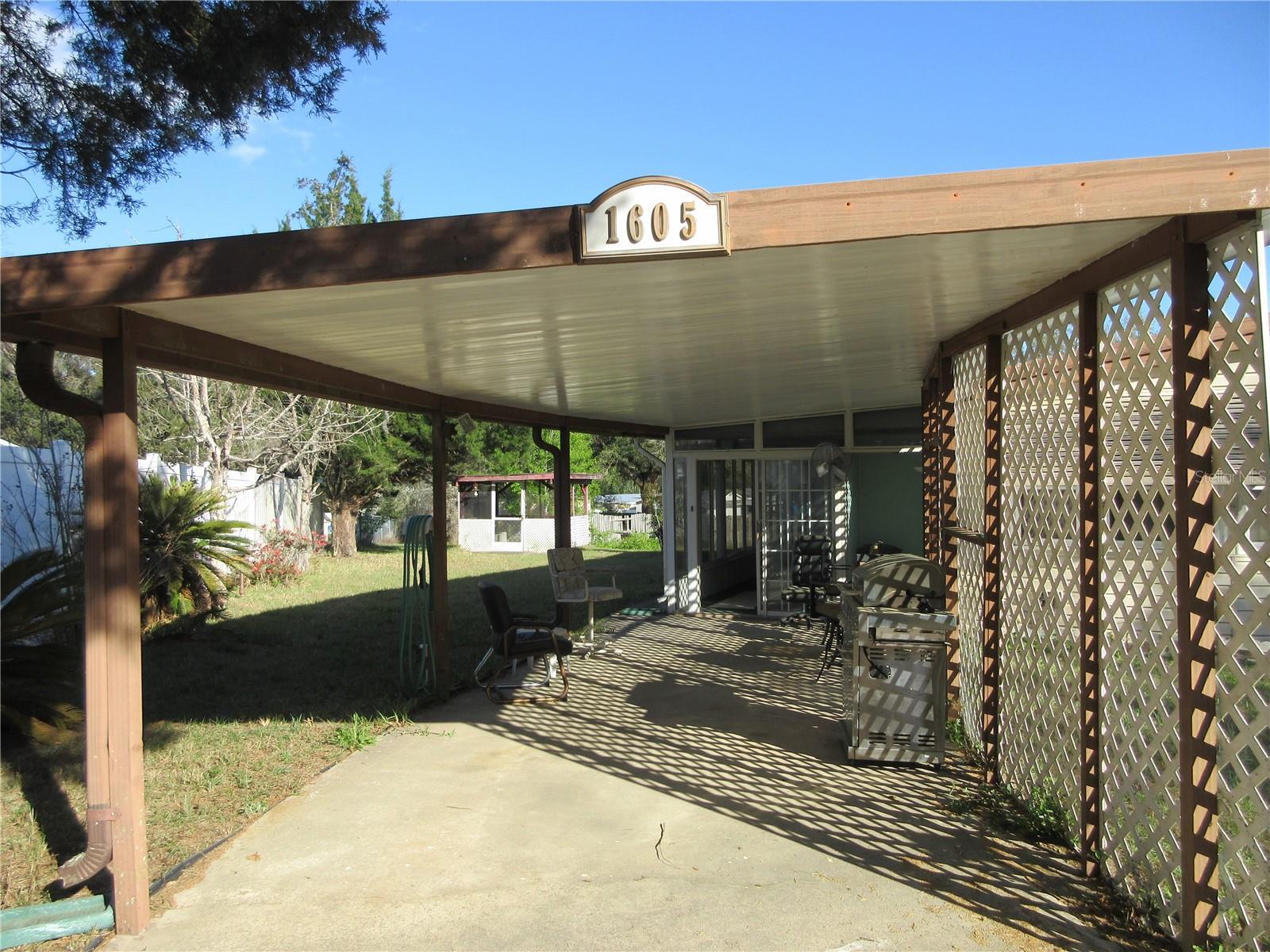 1605 SE 160TH CT, OCKLAWAHA, FL, 32179