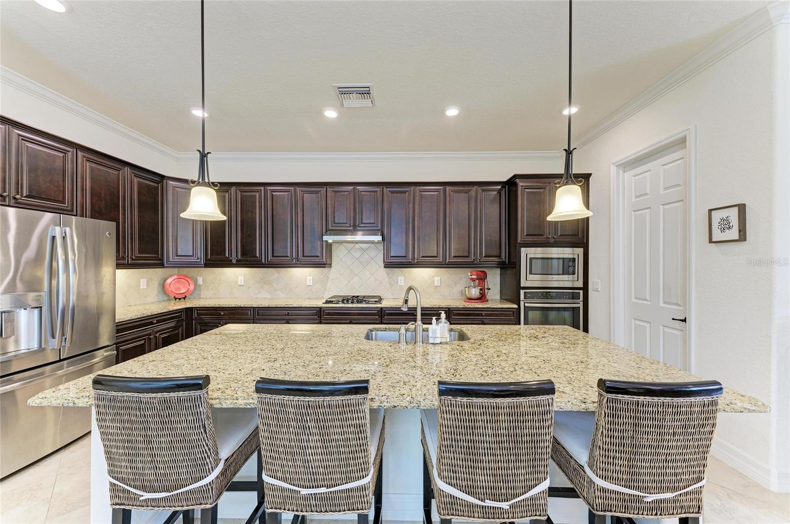 5925 CESSNA RUN, BRADENTON, FL, 34211