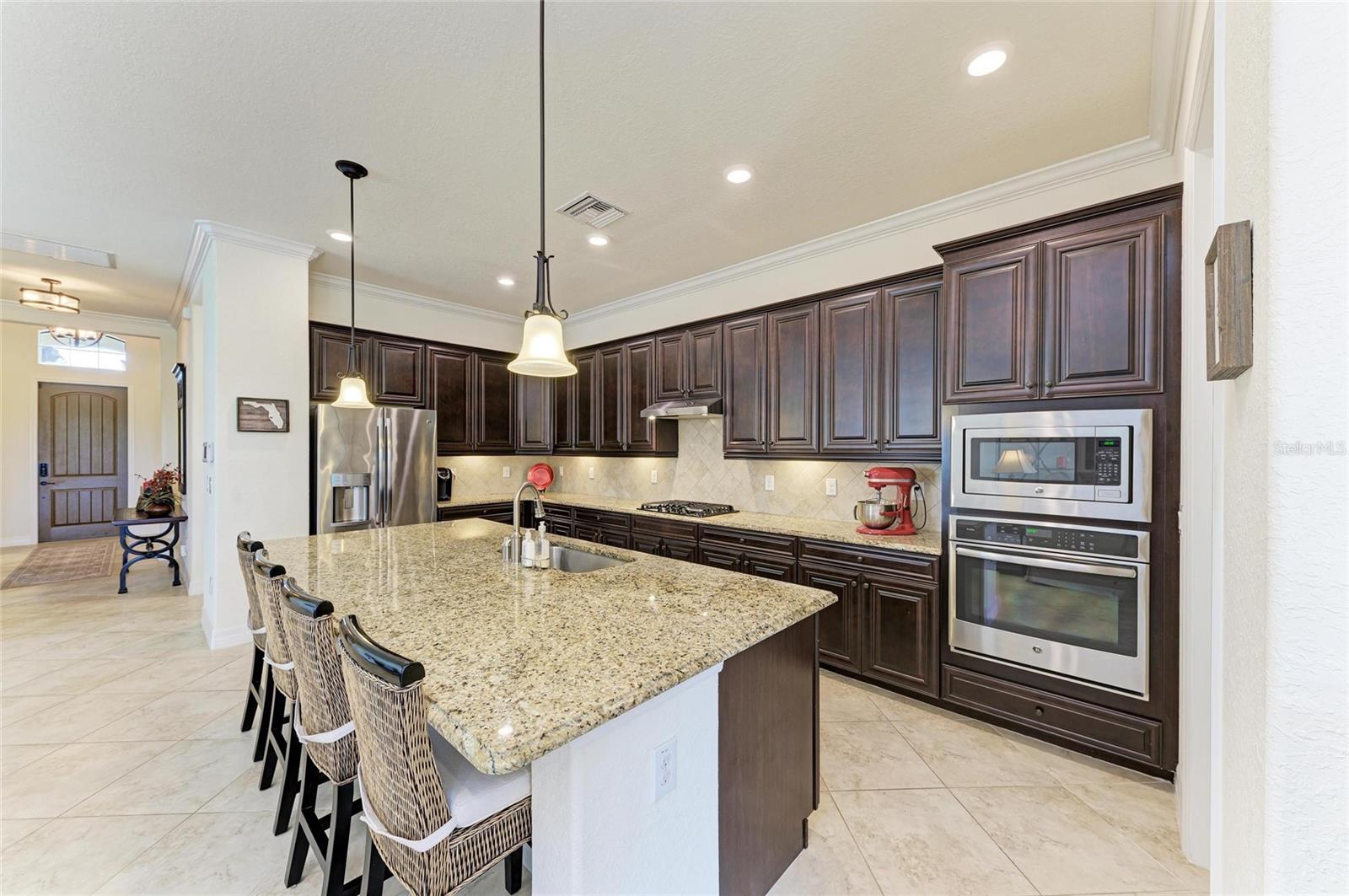 5925 CESSNA RUN, BRADENTON, FL, 34211