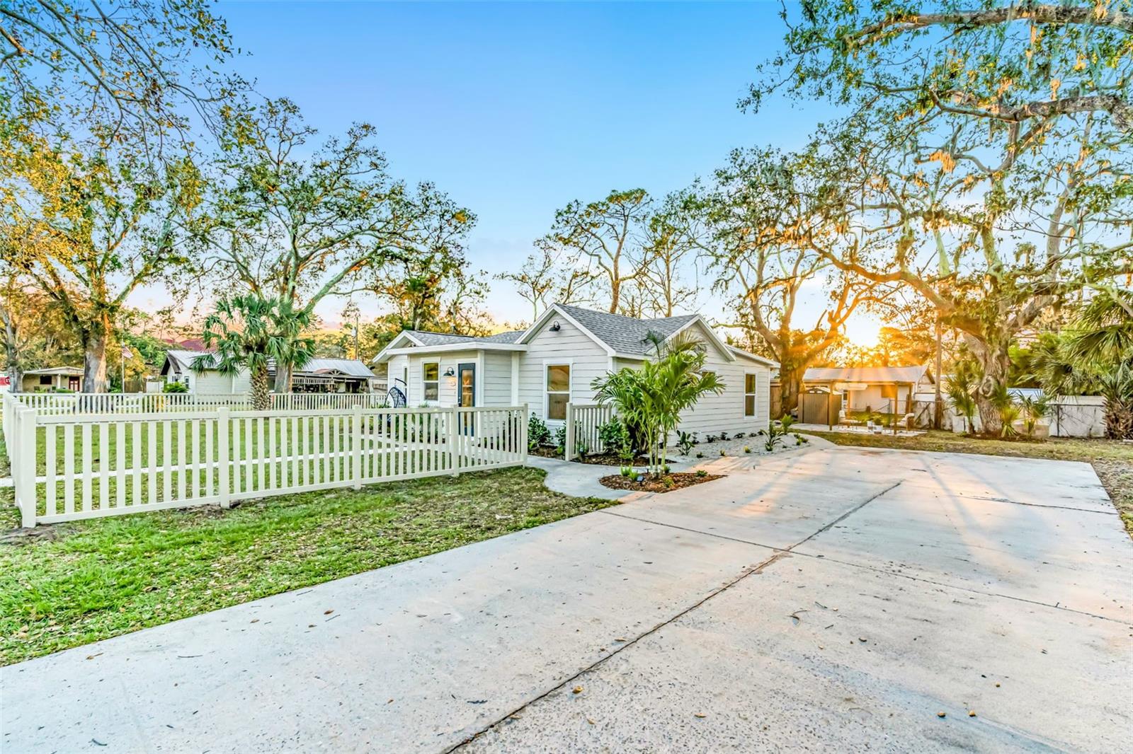 425 BRISTOL CT, SARASOTA, FL, 34237