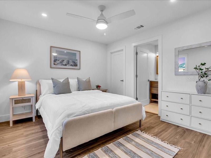 425 BRISTOL CT, SARASOTA, FL, 34237
