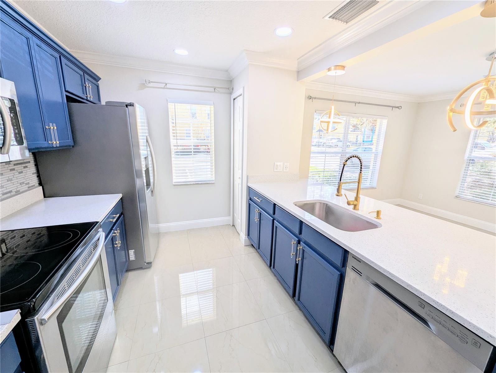 242 HARDCASTLE PL, VALRICO, FL, 33594