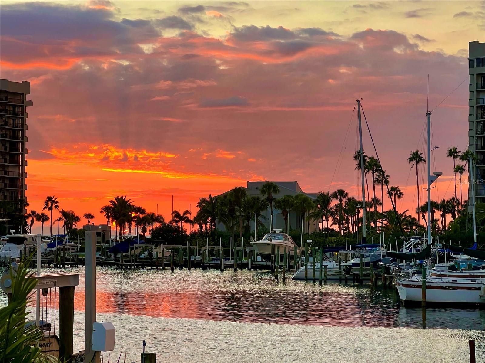 1616 SAND KEY ESTATES CT, CLEARWATER BEACH, FL, 33767