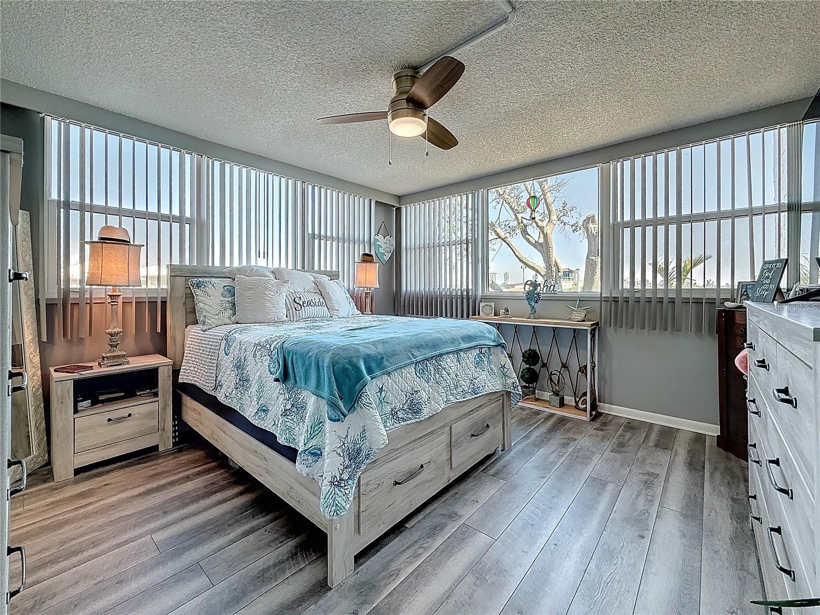 500 TREASURE ISLAND CSWY #207, TREASURE ISLAND, FL, 33706