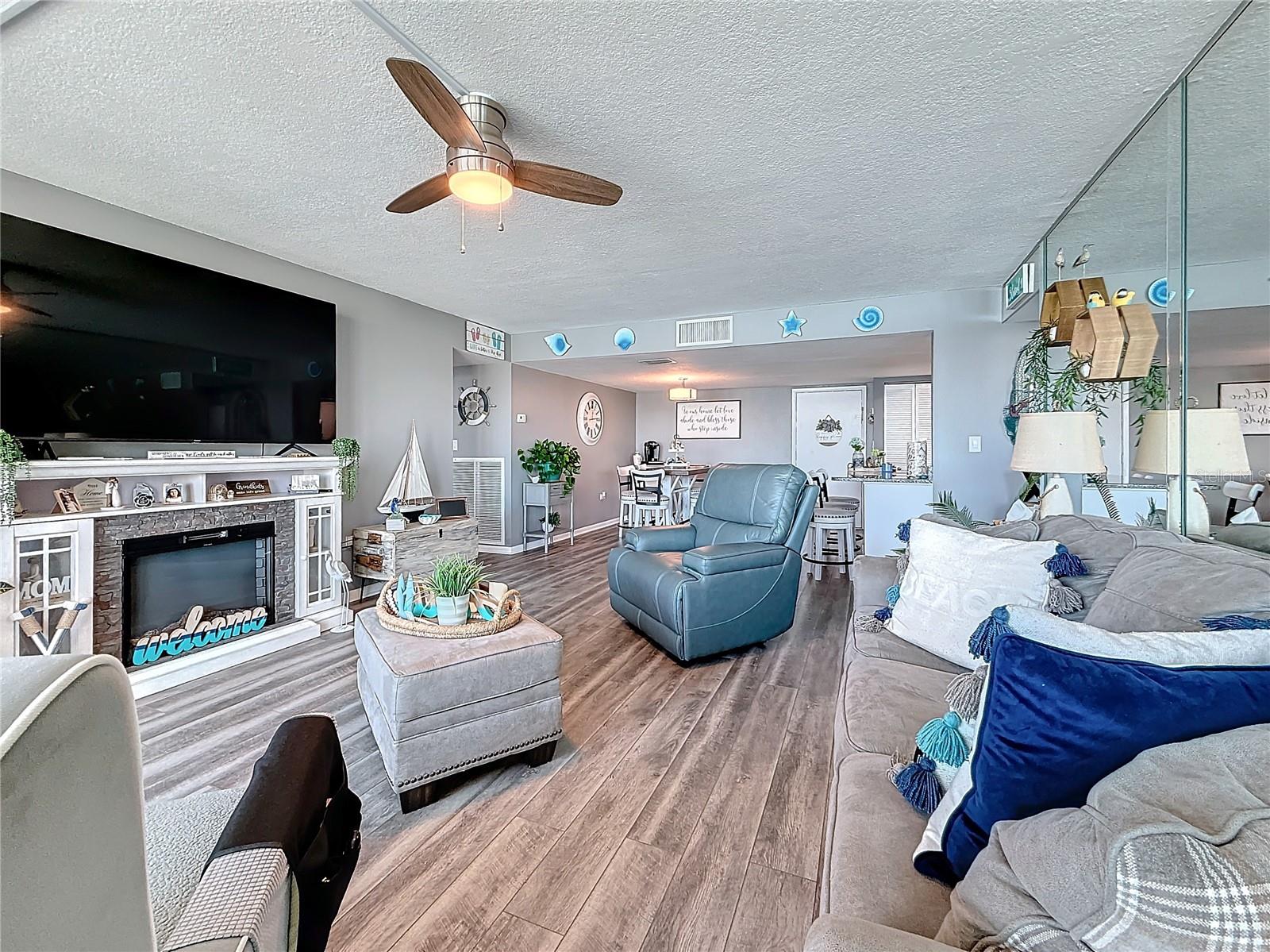 500 TREASURE ISLAND CSWY #207, TREASURE ISLAND, FL, 33706