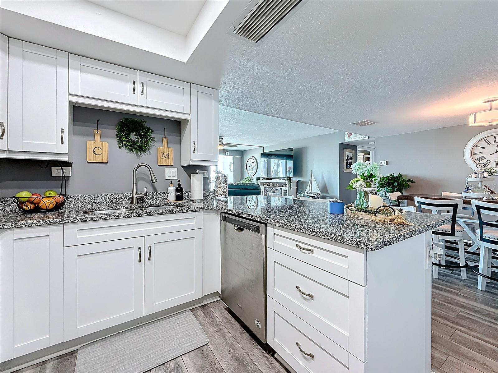 500 TREASURE ISLAND CSWY #207, TREASURE ISLAND, FL, 33706