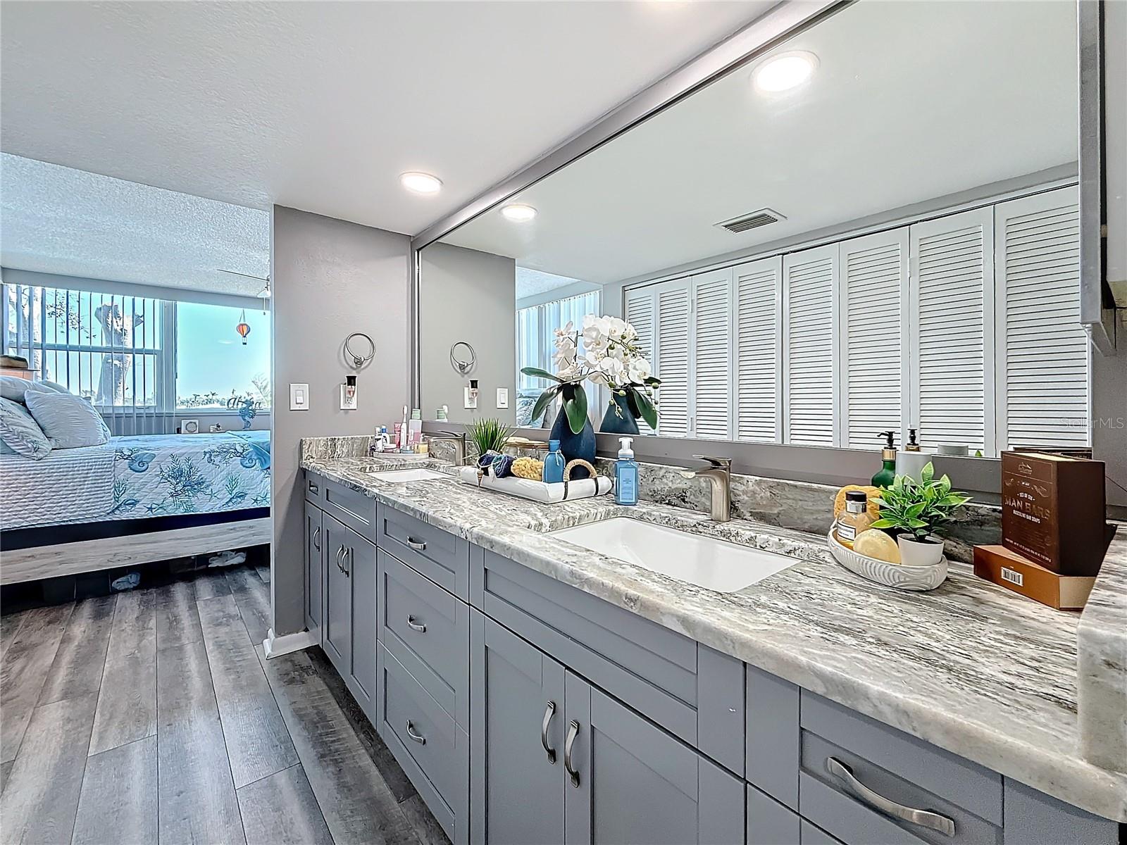 500 TREASURE ISLAND CSWY #207, TREASURE ISLAND, FL, 33706