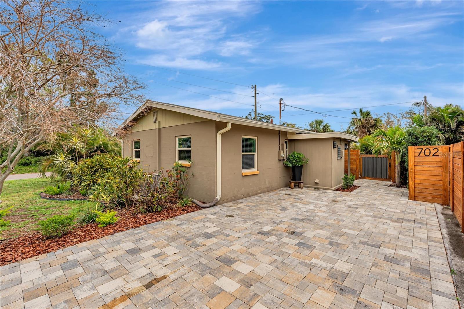 702 59TH ST S, GULFPORT, FL, 33707