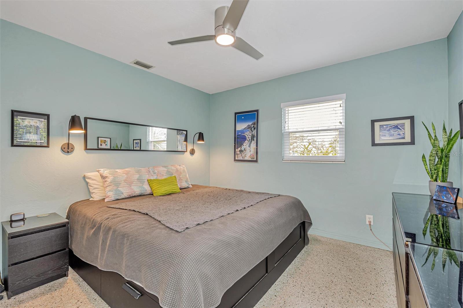 702 59TH ST S, GULFPORT, FL, 33707