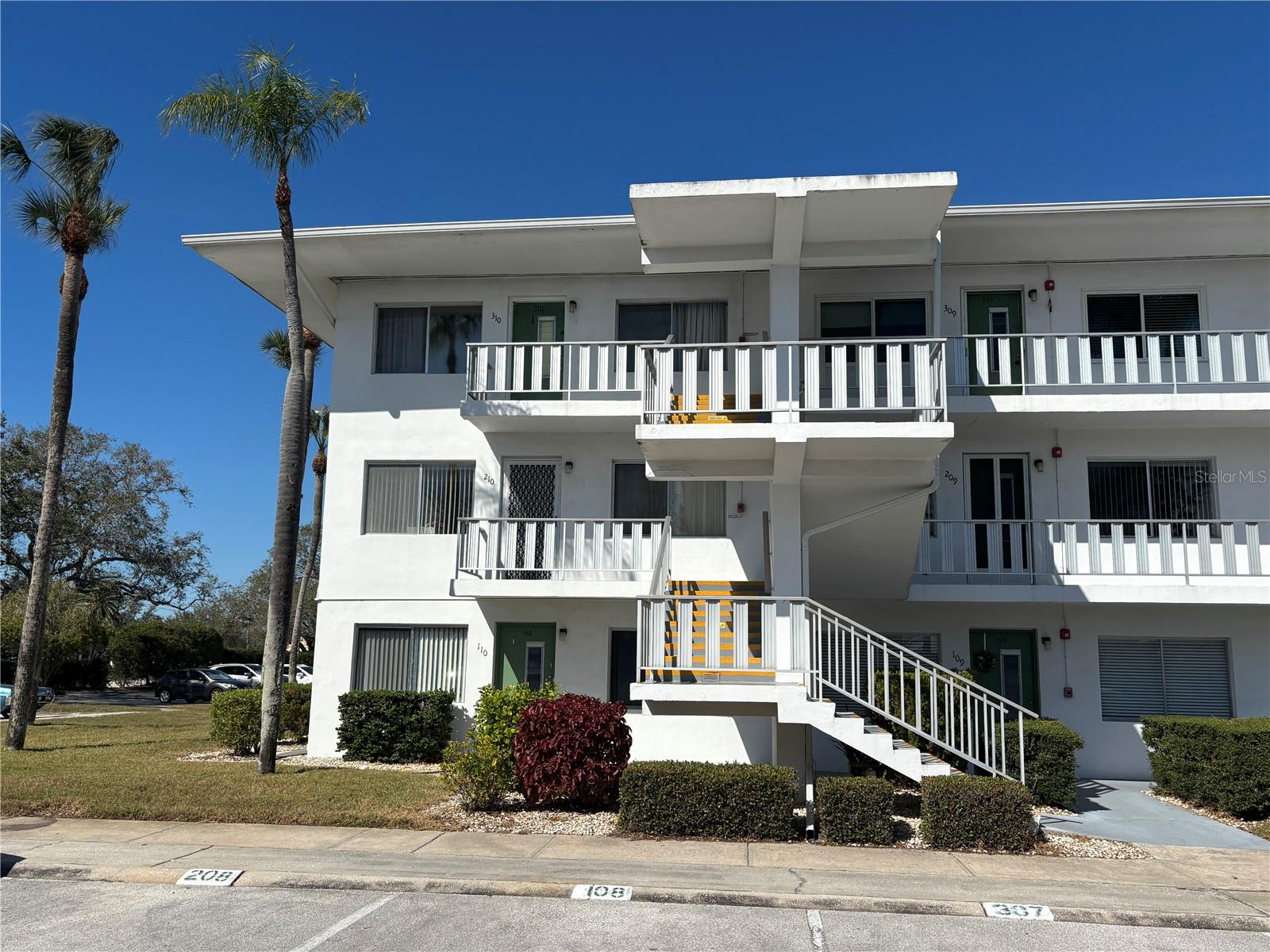 11251 80TH AVE #210, SEMINOLE, FL, 33772