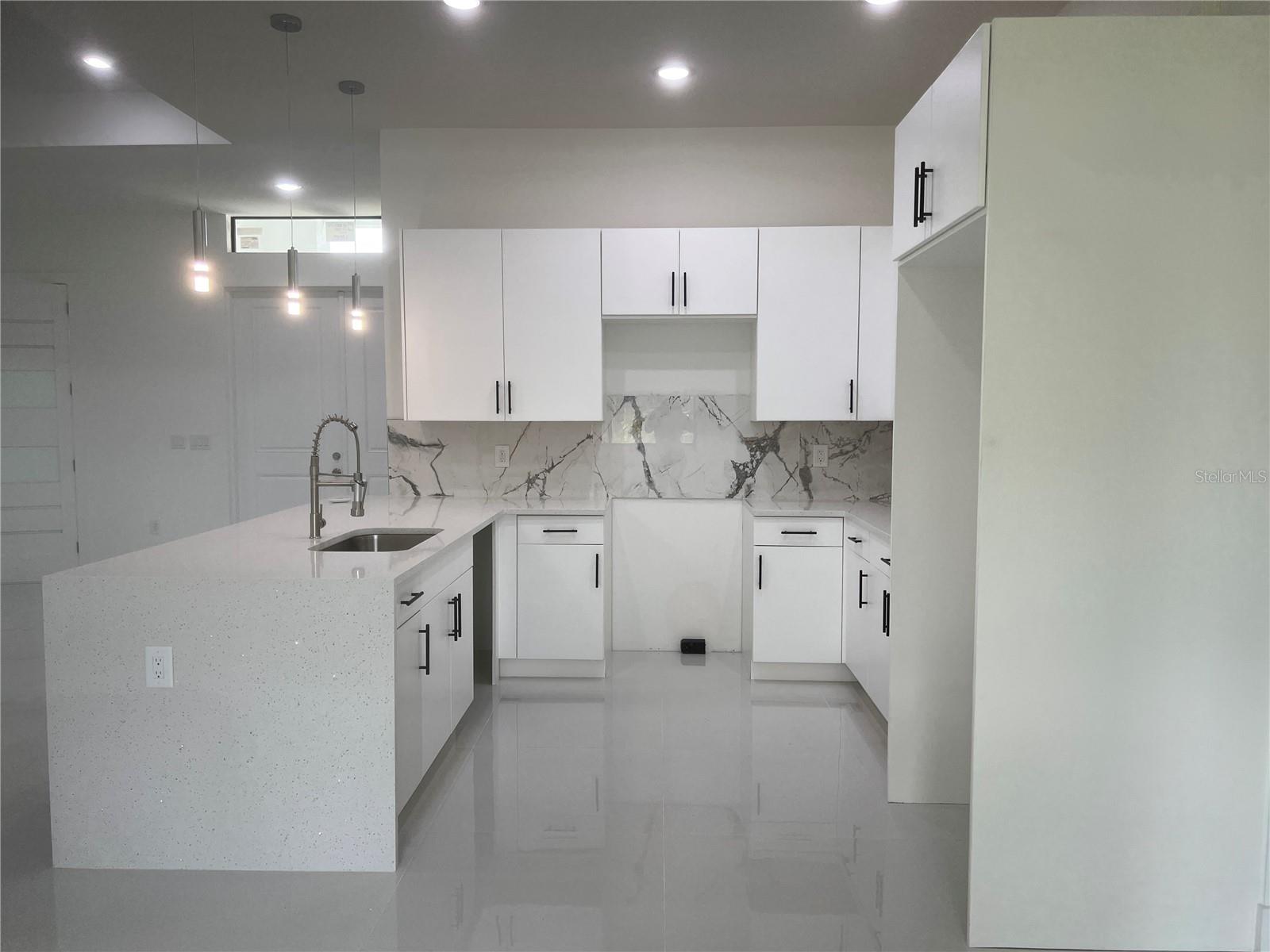 418 CALVIN AVE, LEHIGH ACRES, FL, 33972