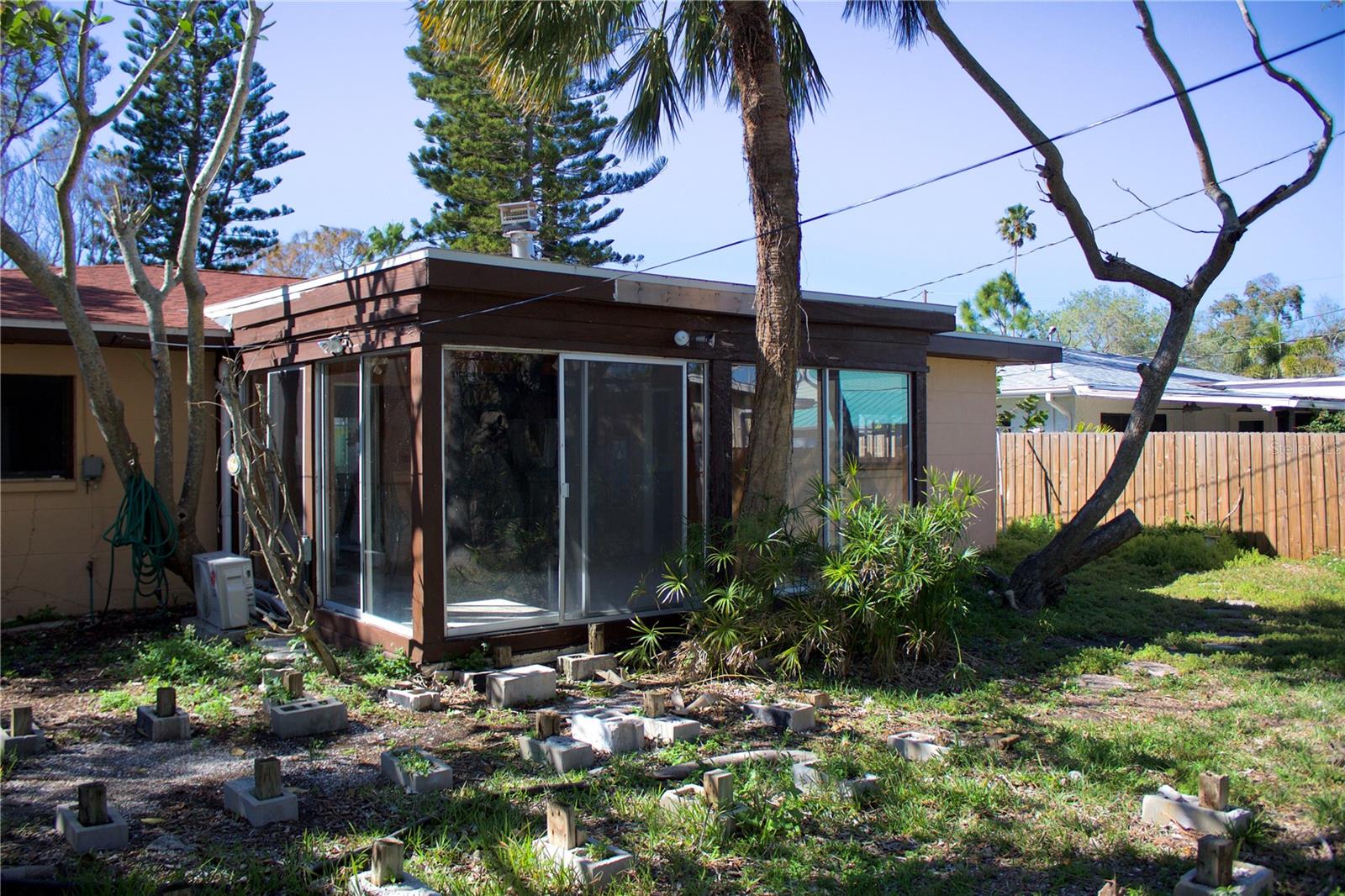 925 LANTANA AVE, CLEARWATER BEACH, FL, 33767