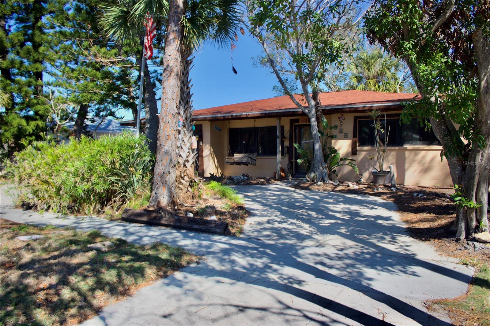 925 LANTANA AVE, CLEARWATER BEACH, FL, 33767