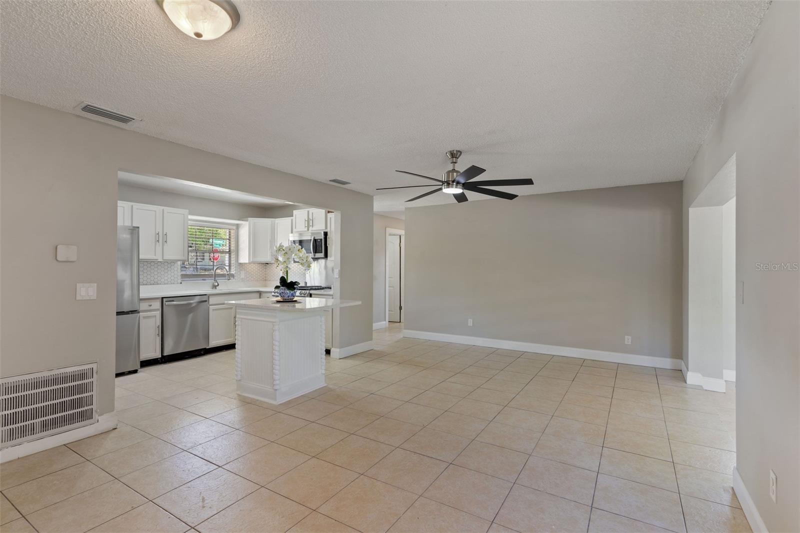 2402 GREENWOOD ST, DELTONA, FL, 32738