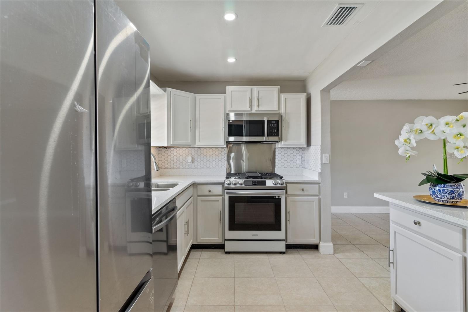 2402 GREENWOOD ST, DELTONA, FL, 32738