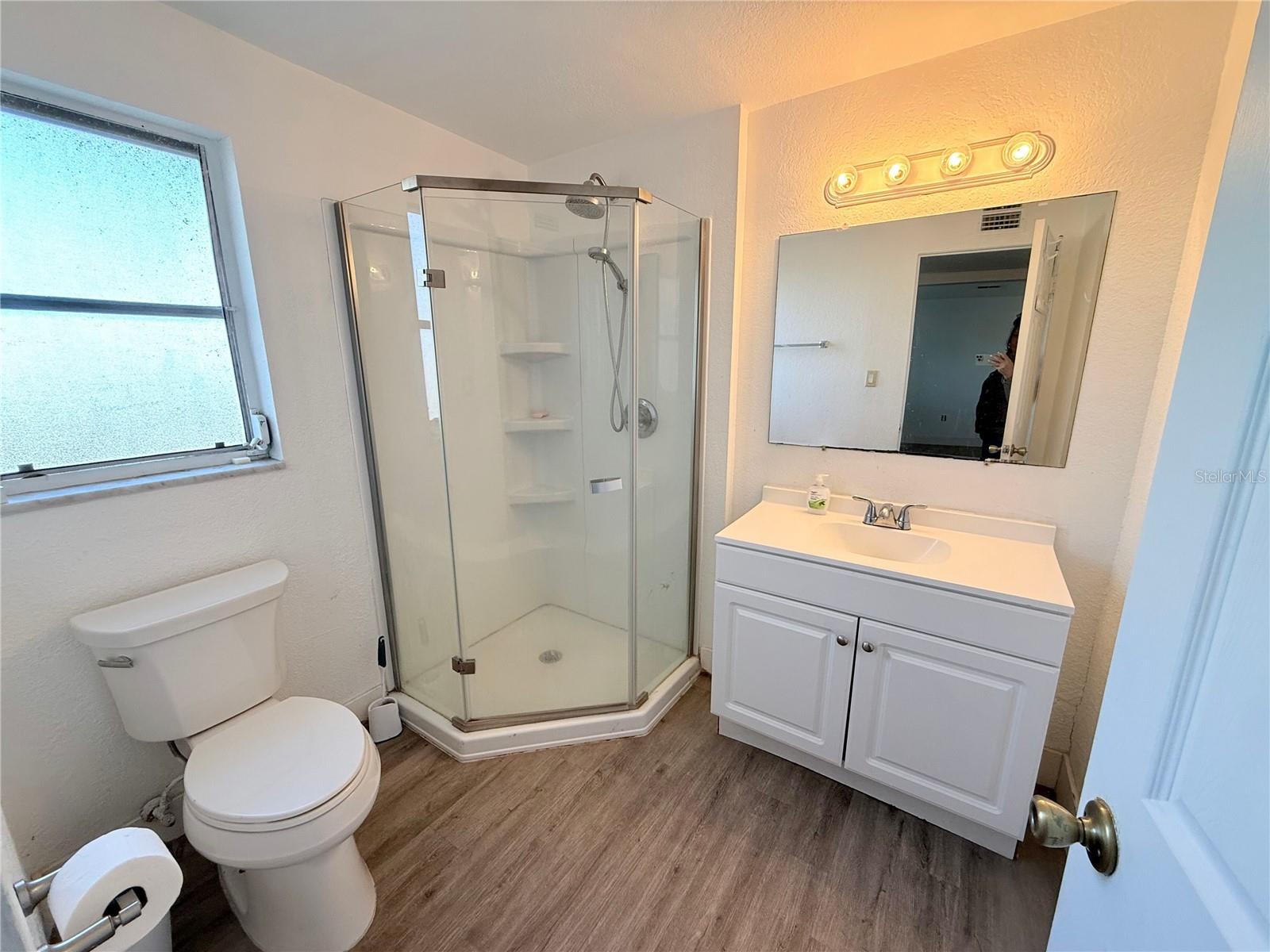 690 ENNIS TER NW, PORT CHARLOTTE, FL, 33952