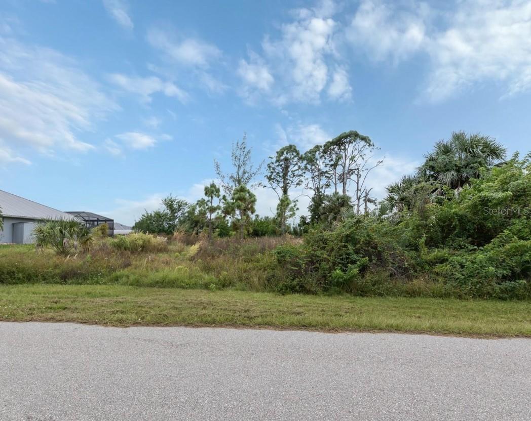 15664 ALDAMA CIR, PORT CHARLOTTE, FL, 33981