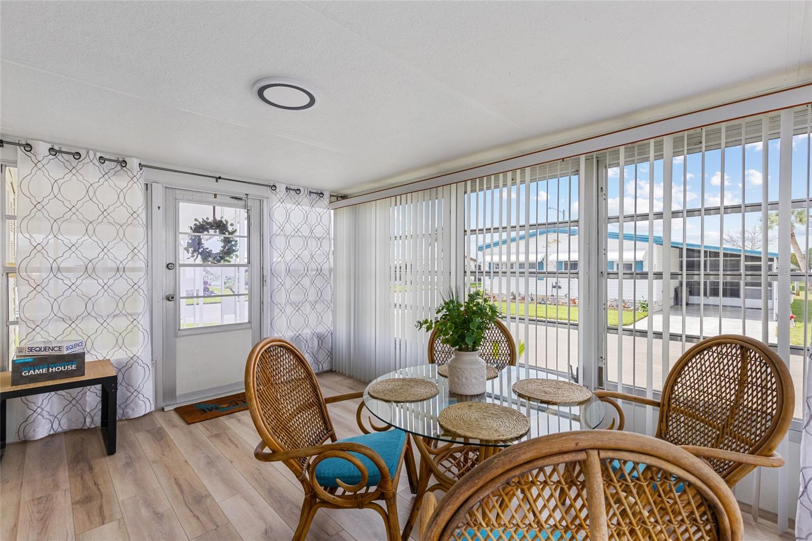 2012 MAUI DR, HOLIDAY, FL, 34691