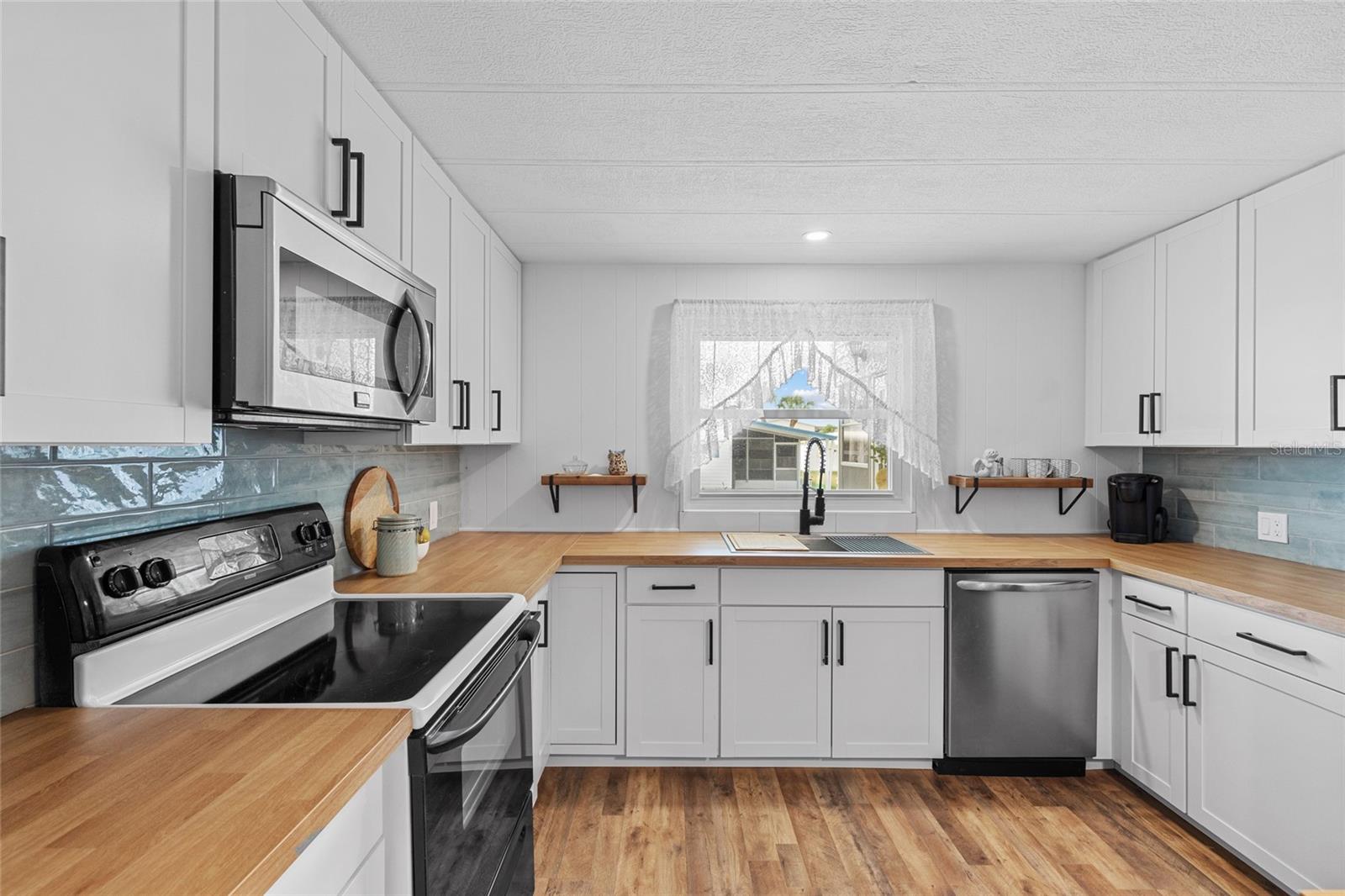 2012 MAUI DR, HOLIDAY, FL, 34691