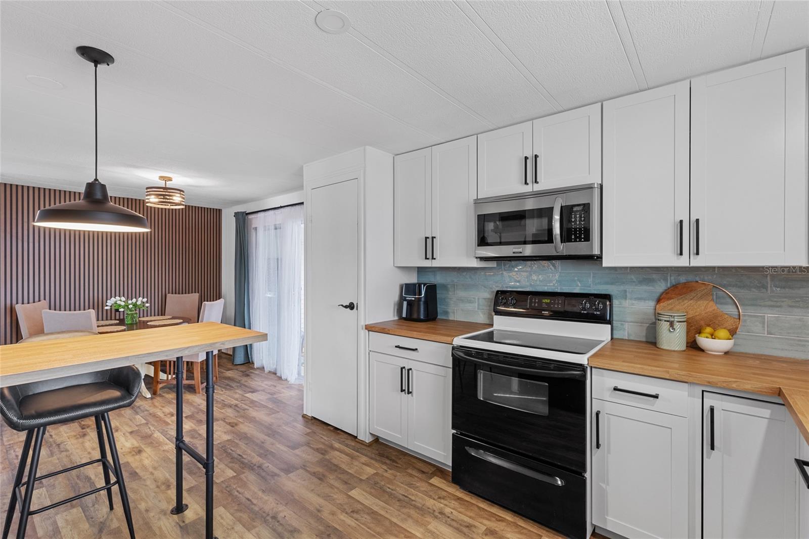 2012 MAUI DR, HOLIDAY, FL, 34691