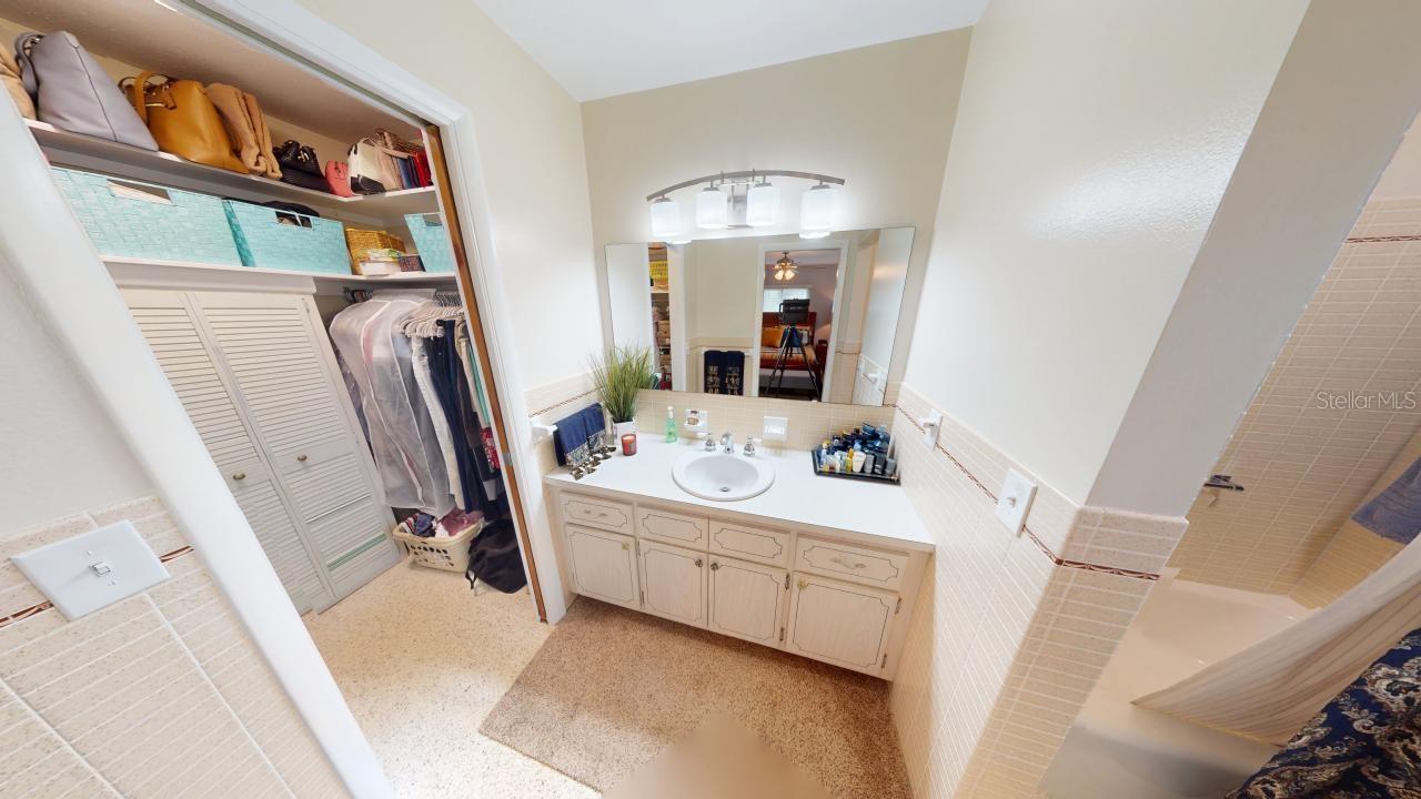 803 N SHORE DR, LEESBURG, FL, 34748