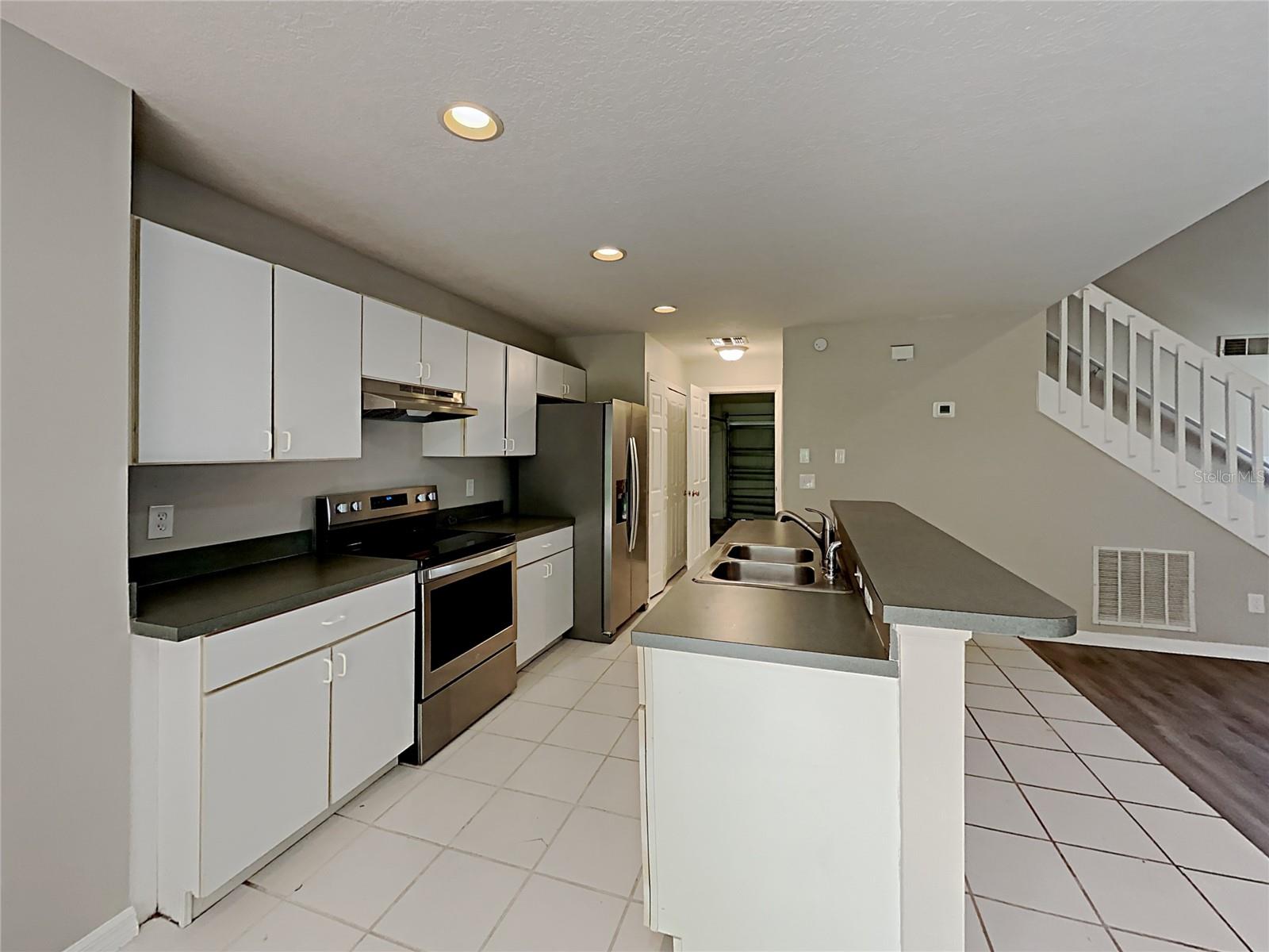 2184 HEATHWOOD CIR, ORLANDO, FL, 32828