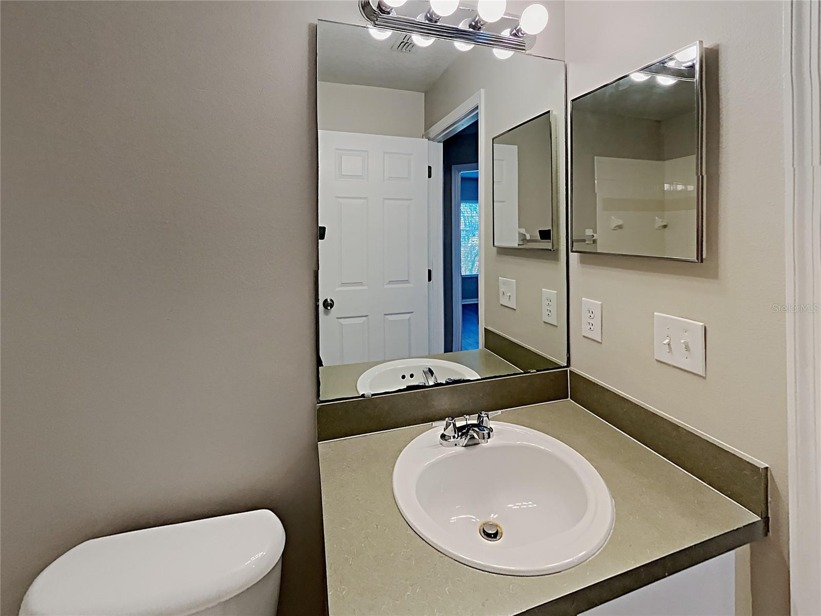 2184 HEATHWOOD CIR, ORLANDO, FL, 32828