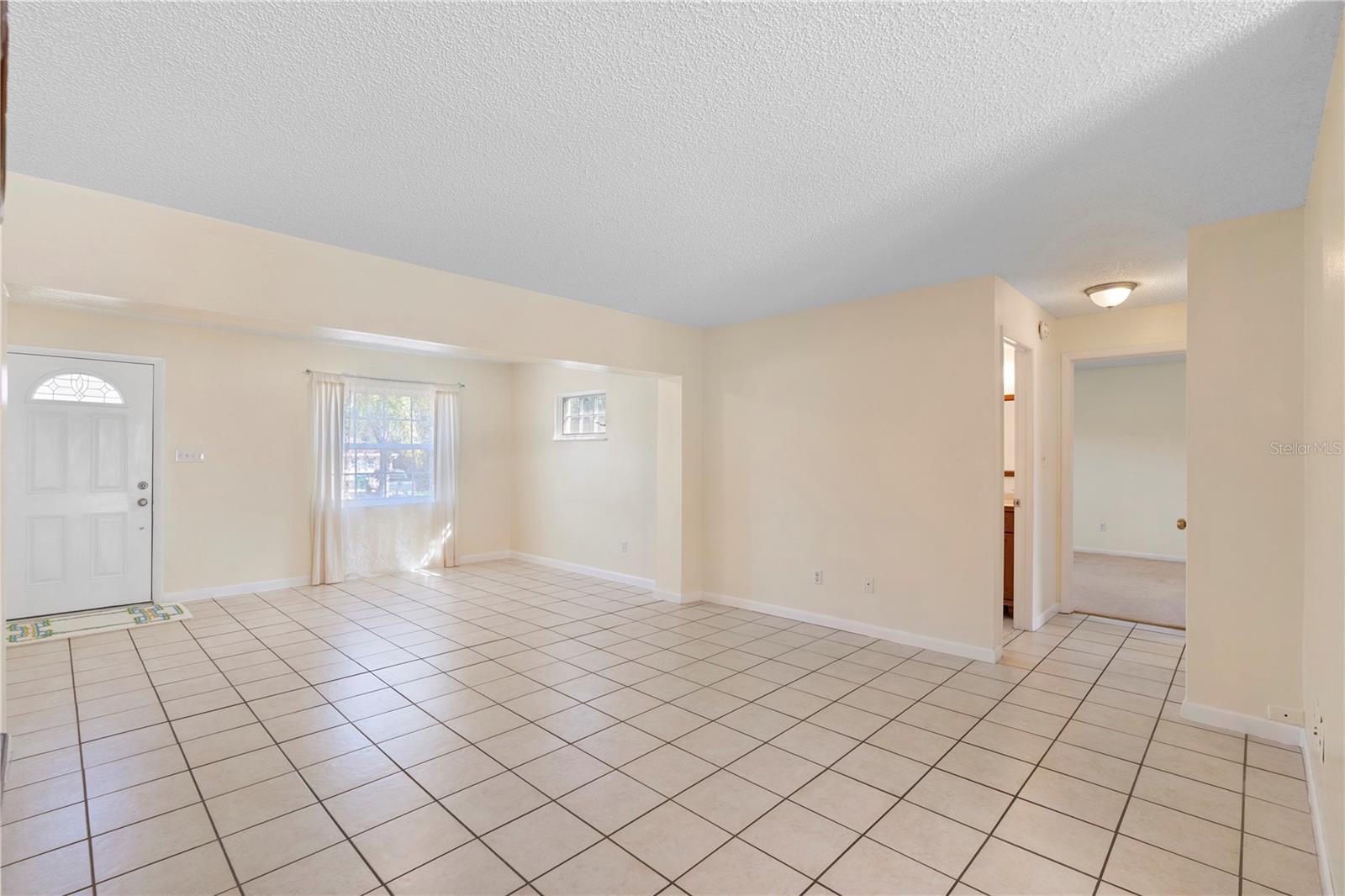 826 W GAUCHO CIR, DELTONA, FL, 32725