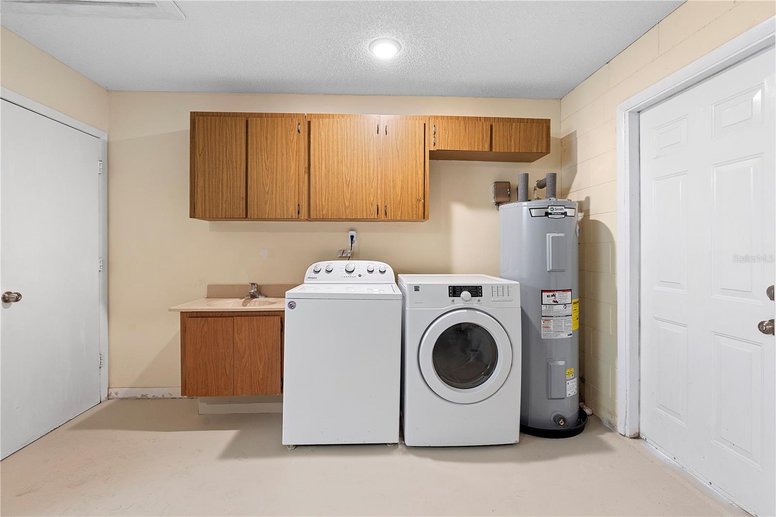 826 W GAUCHO CIR, DELTONA, FL, 32725
