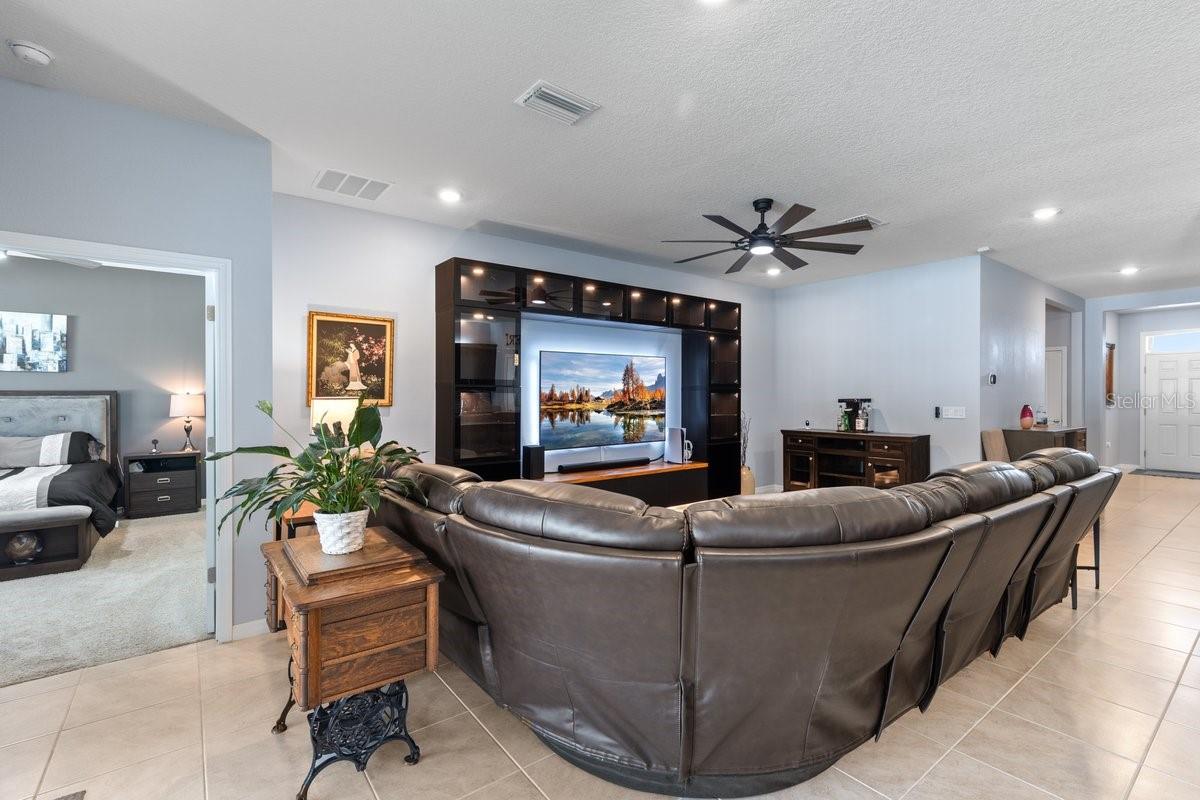 13323 WATERLEAF GARDEN CIR, RIVERVIEW, FL, 33579