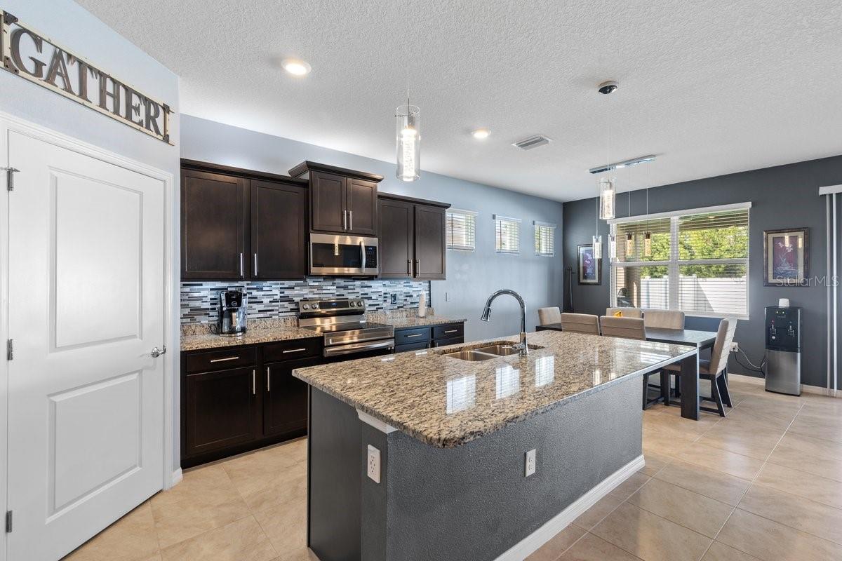 13323 WATERLEAF GARDEN CIR, RIVERVIEW, FL, 33579