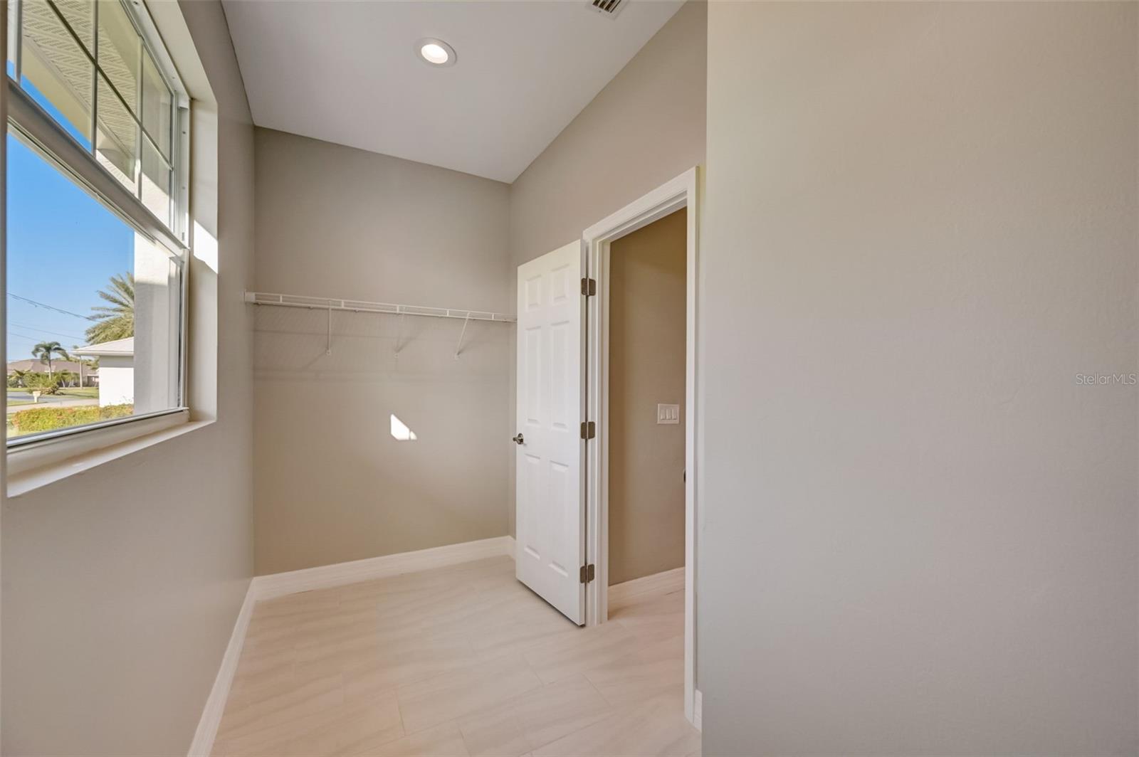 1212 GILLESPIE AVE, NORTH PORT, FL, 34288