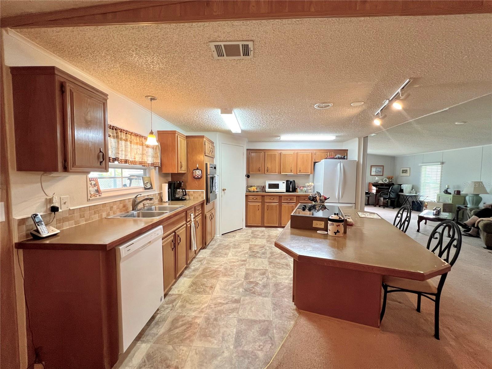 7023 TAMARIND DR, LAKE WALES, FL, 33898