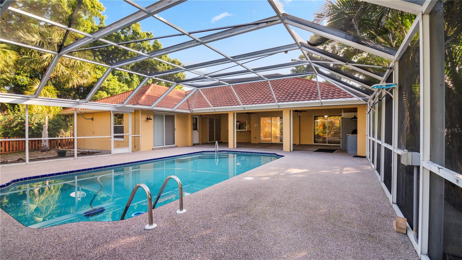 621 EDISON AVE, LEHIGH ACRES, FL, 33972