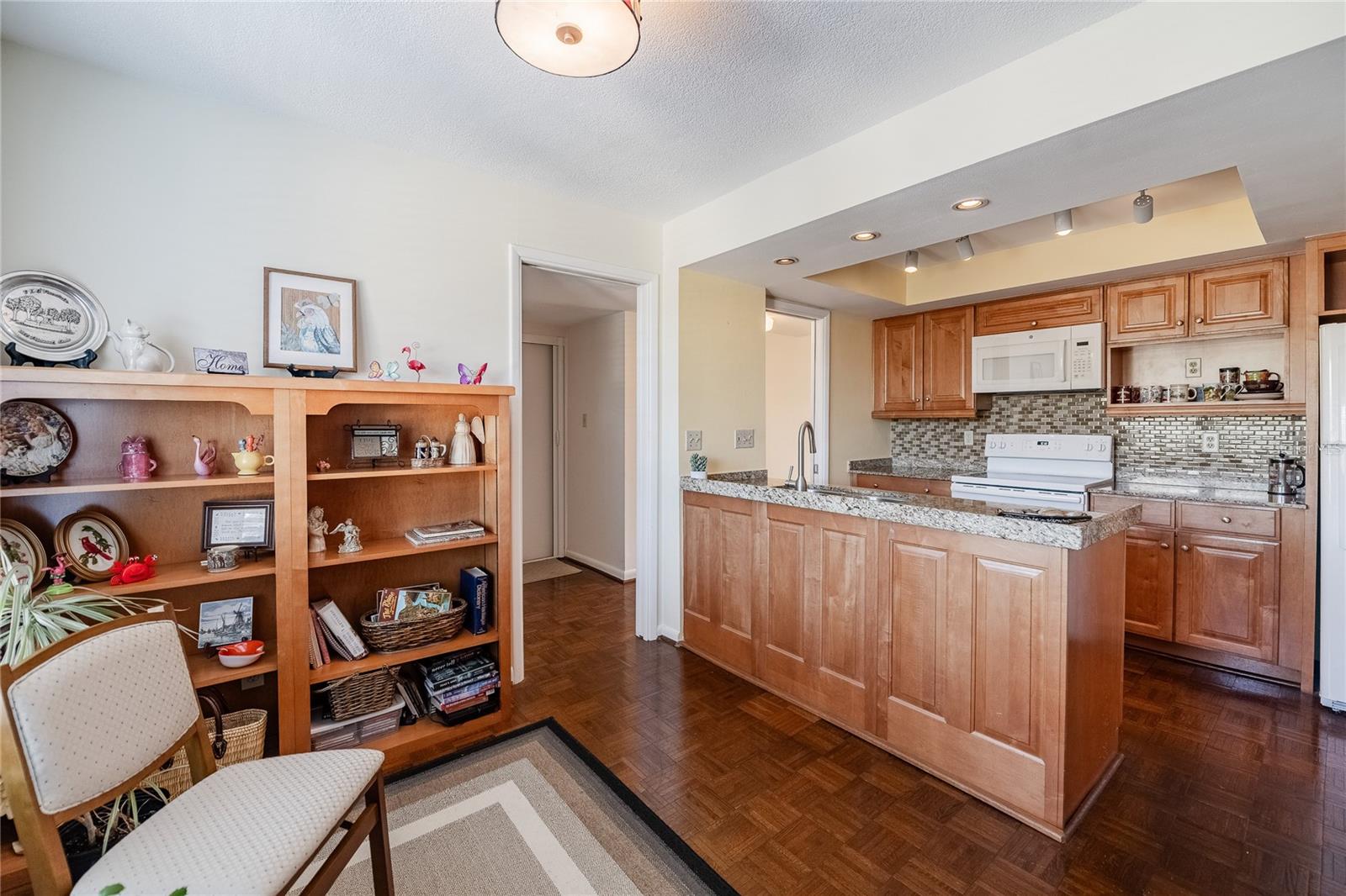 13618 GREENFIELD DR #406, TAMPA, FL, 33618