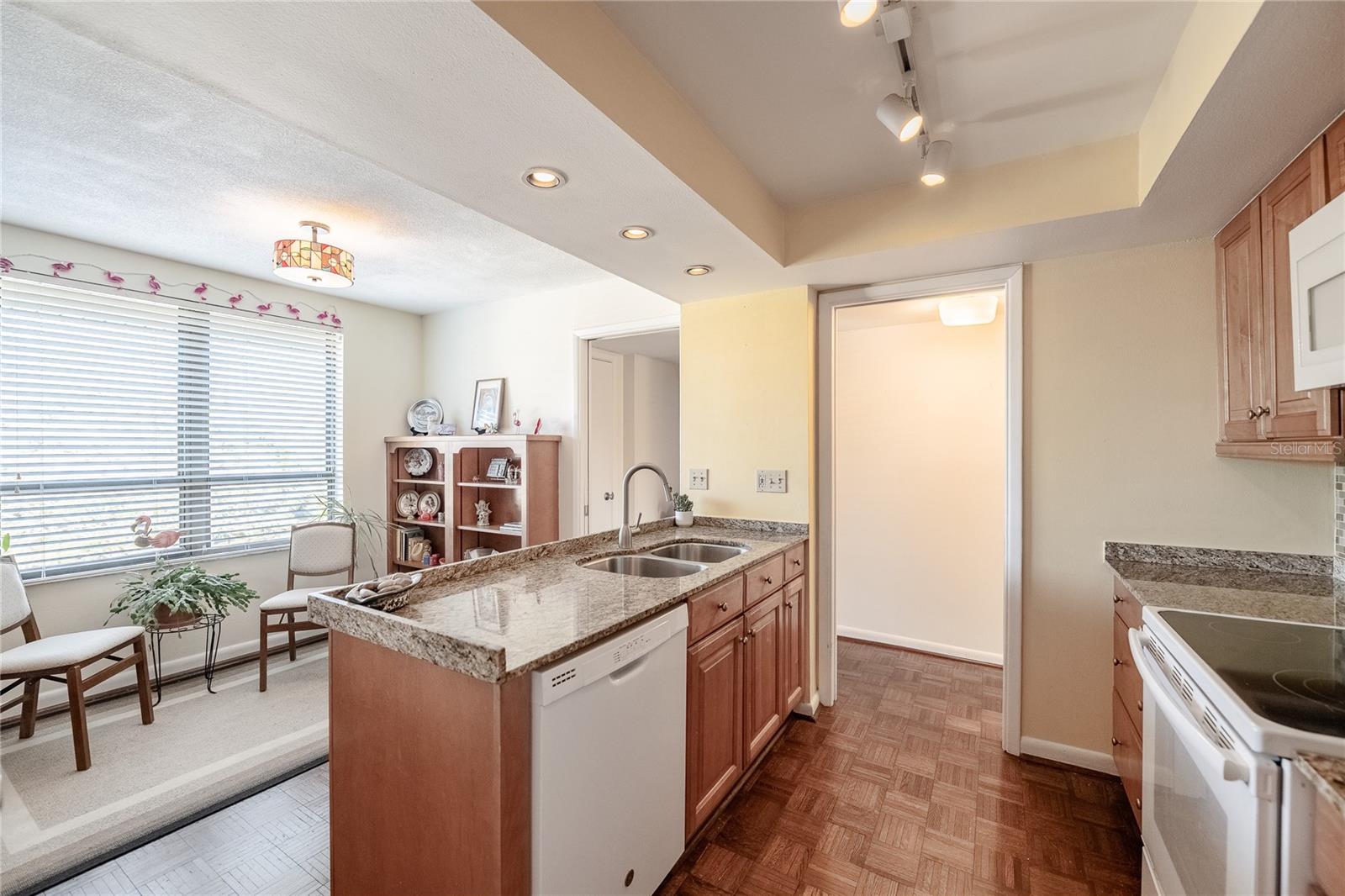 13618 GREENFIELD DR #406, TAMPA, FL, 33618