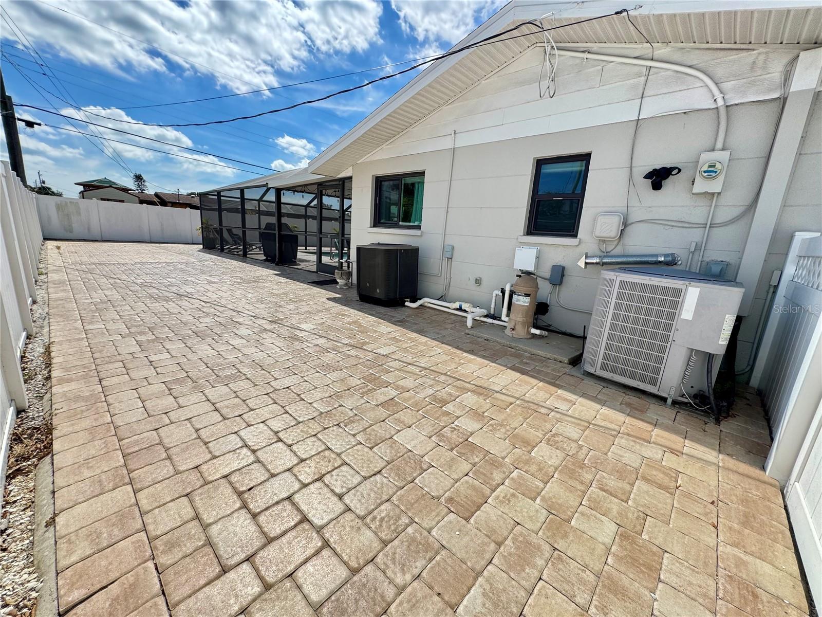 228 CENTER RD, VENICE, FL, 34285