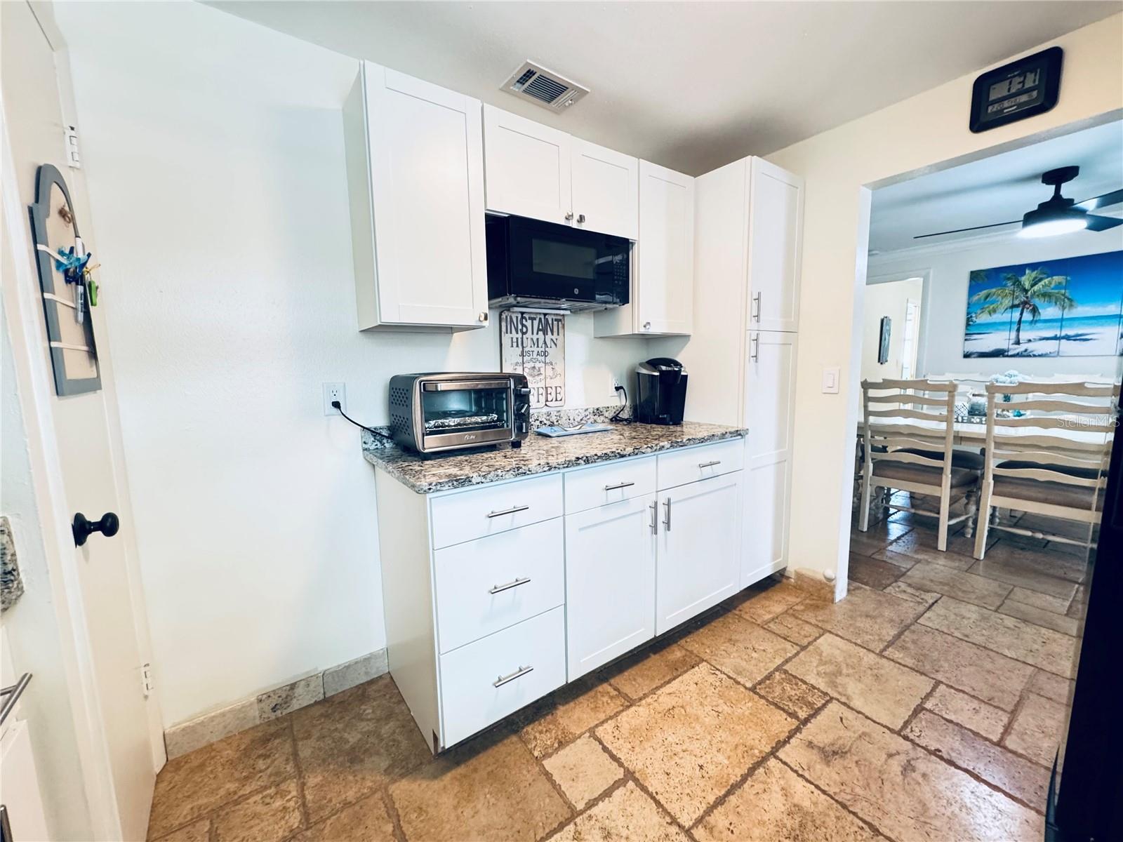 228 CENTER RD, VENICE, FL, 34285