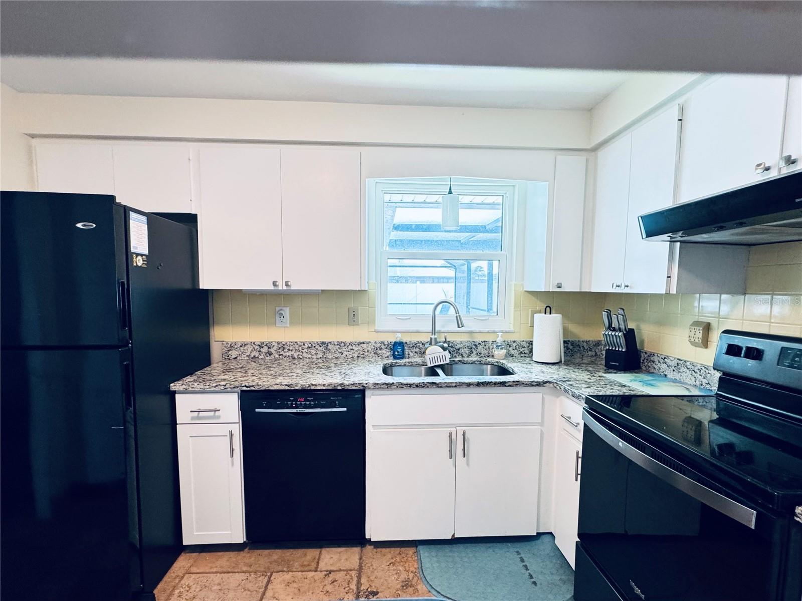 228 CENTER RD, VENICE, FL, 34285