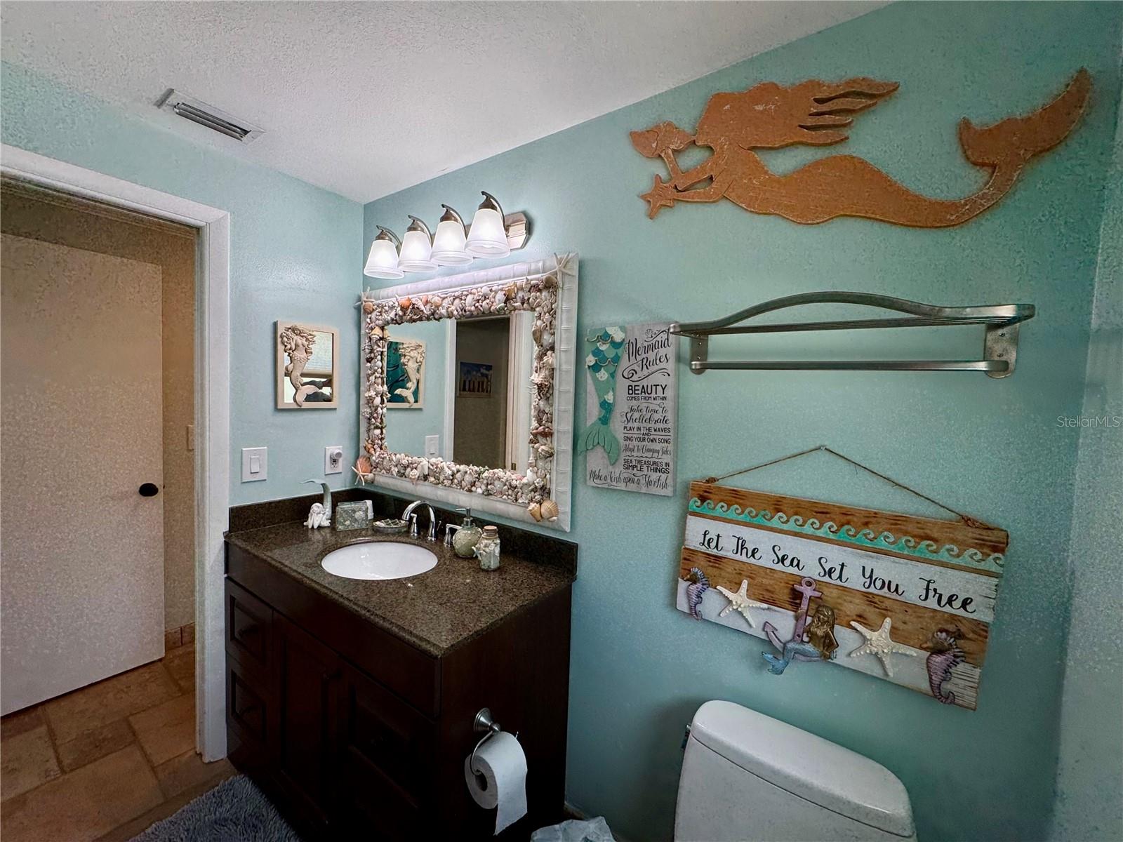 228 CENTER RD, VENICE, FL, 34285