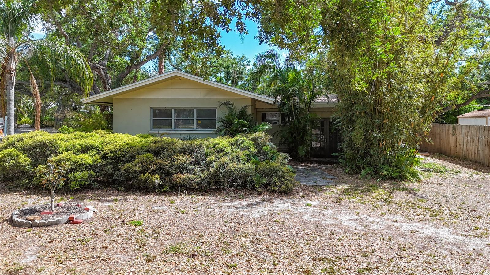 780 INDIAN BEACH CIR, SARASOTA, FL, 34234