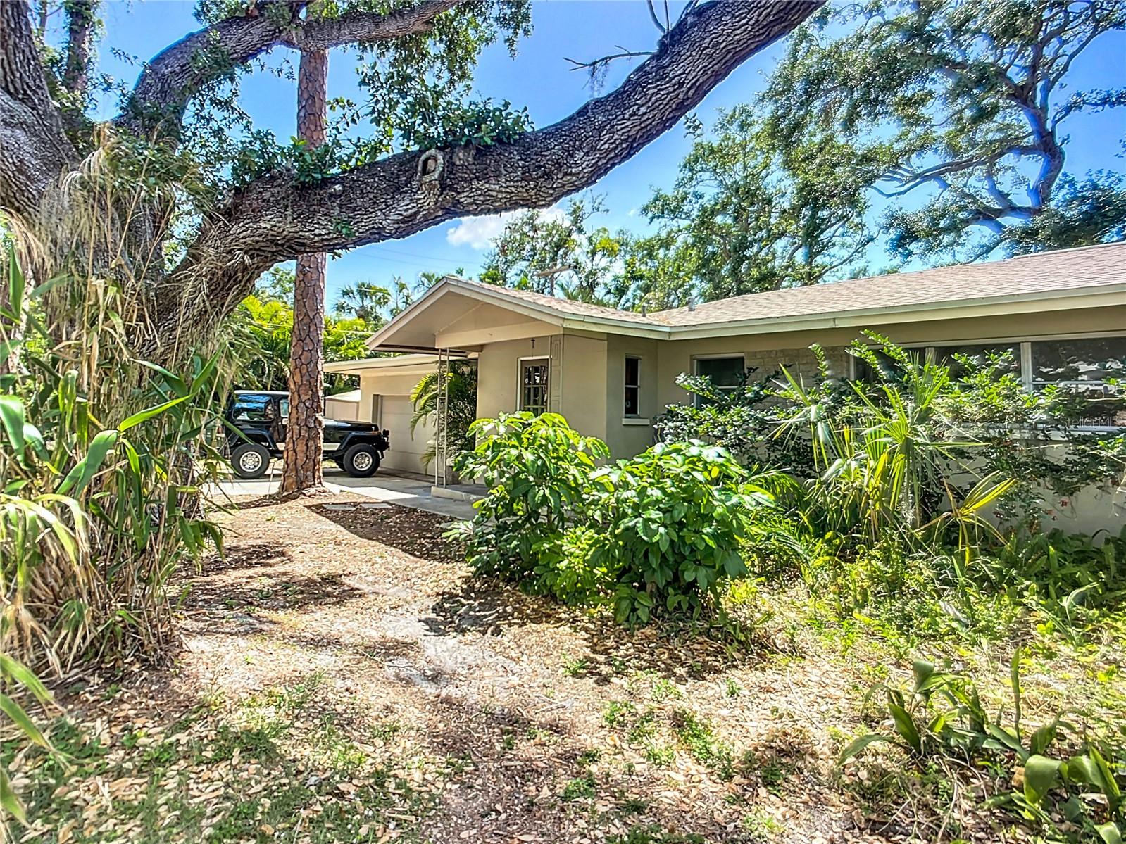 780 INDIAN BEACH CIR, SARASOTA, FL, 34234