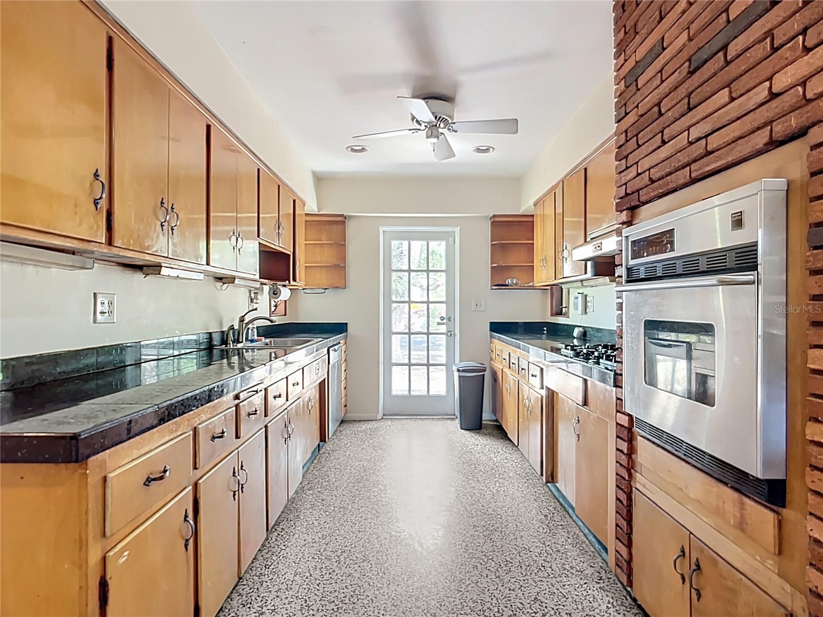 780 INDIAN BEACH CIR, SARASOTA, FL, 34234