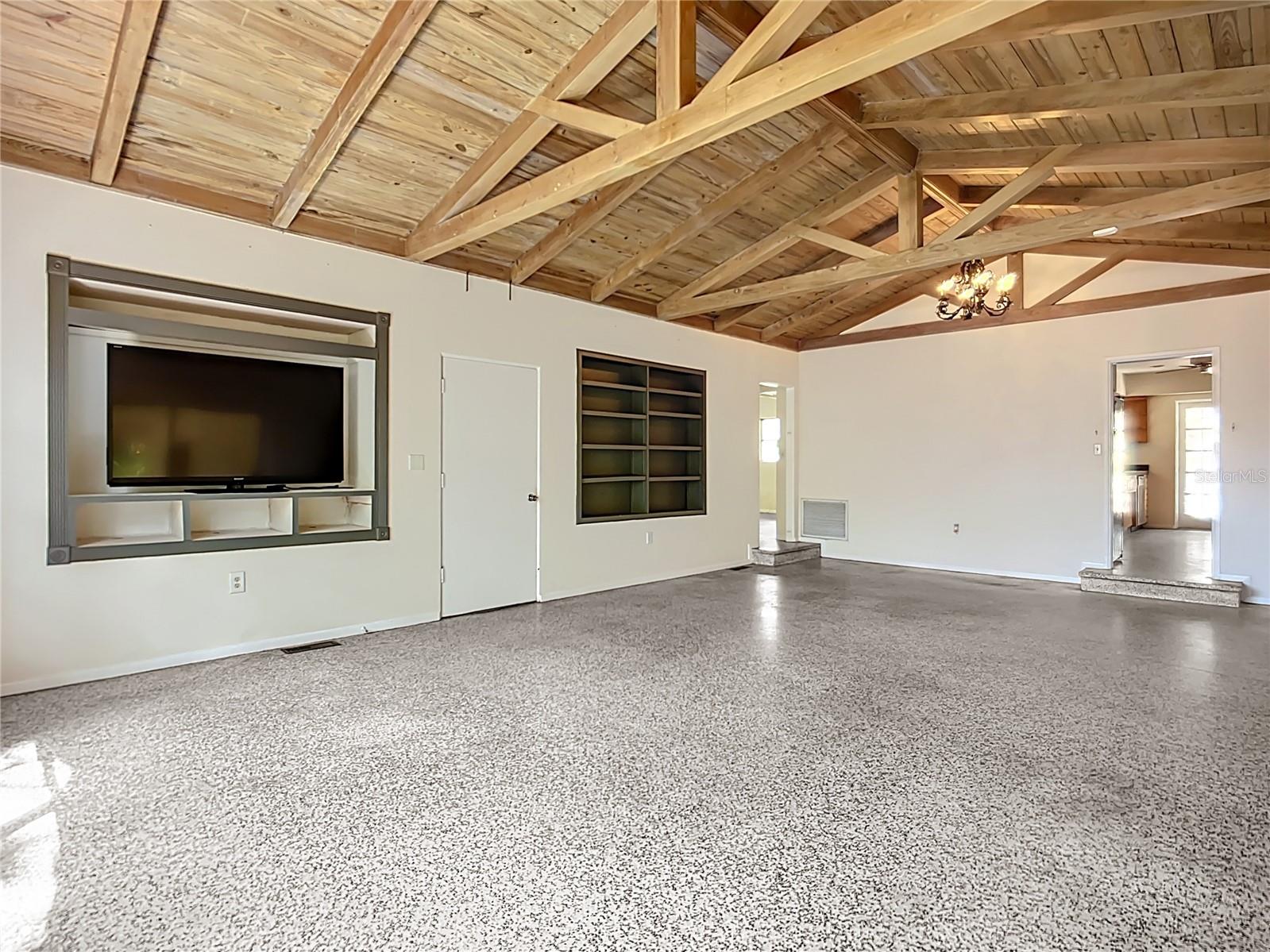 780 INDIAN BEACH CIR, SARASOTA, FL, 34234